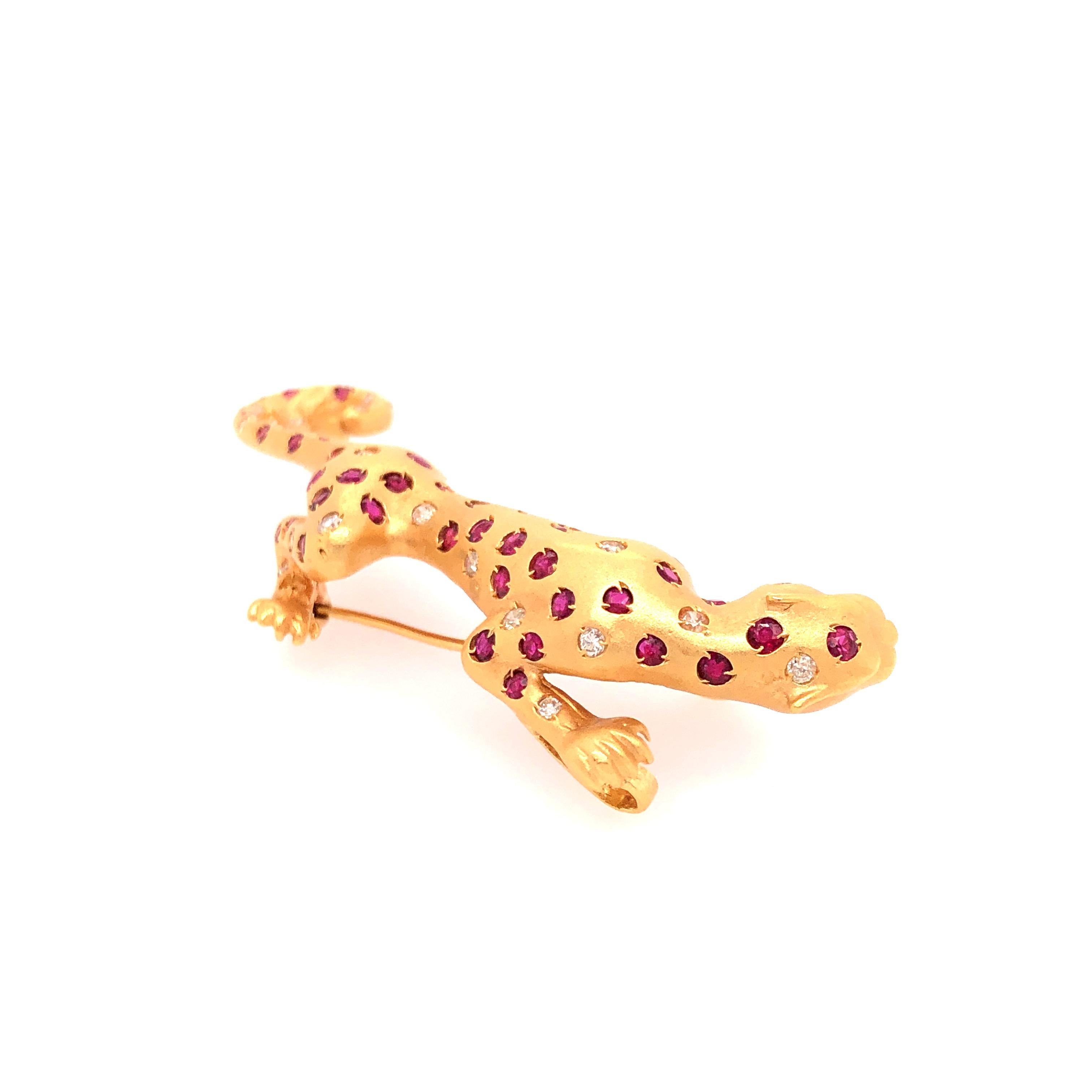 18 Karat Yellow Gold Ruby and Diamond Jaguar Pin In Good Condition In Dallas, TX