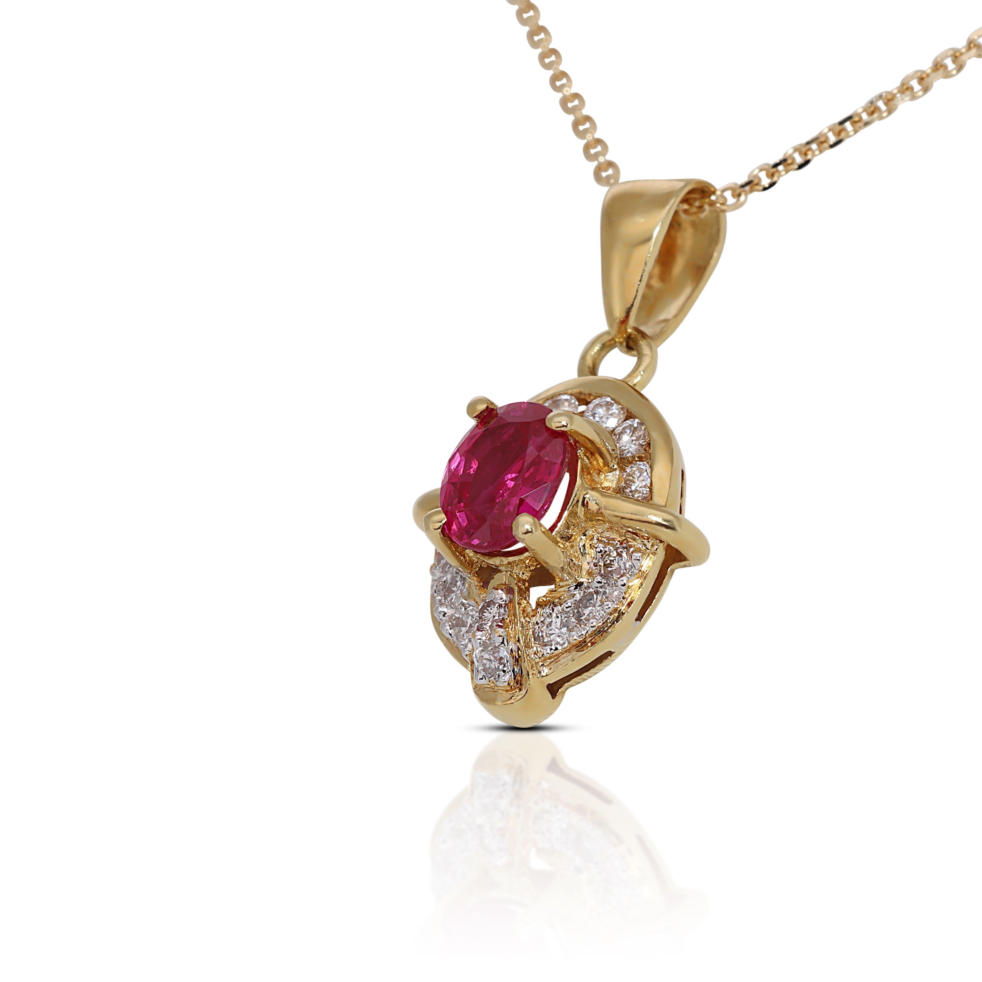 18K Yellow Gold Ruby and Diamond Pendant In New Condition For Sale In רמת גן, IL