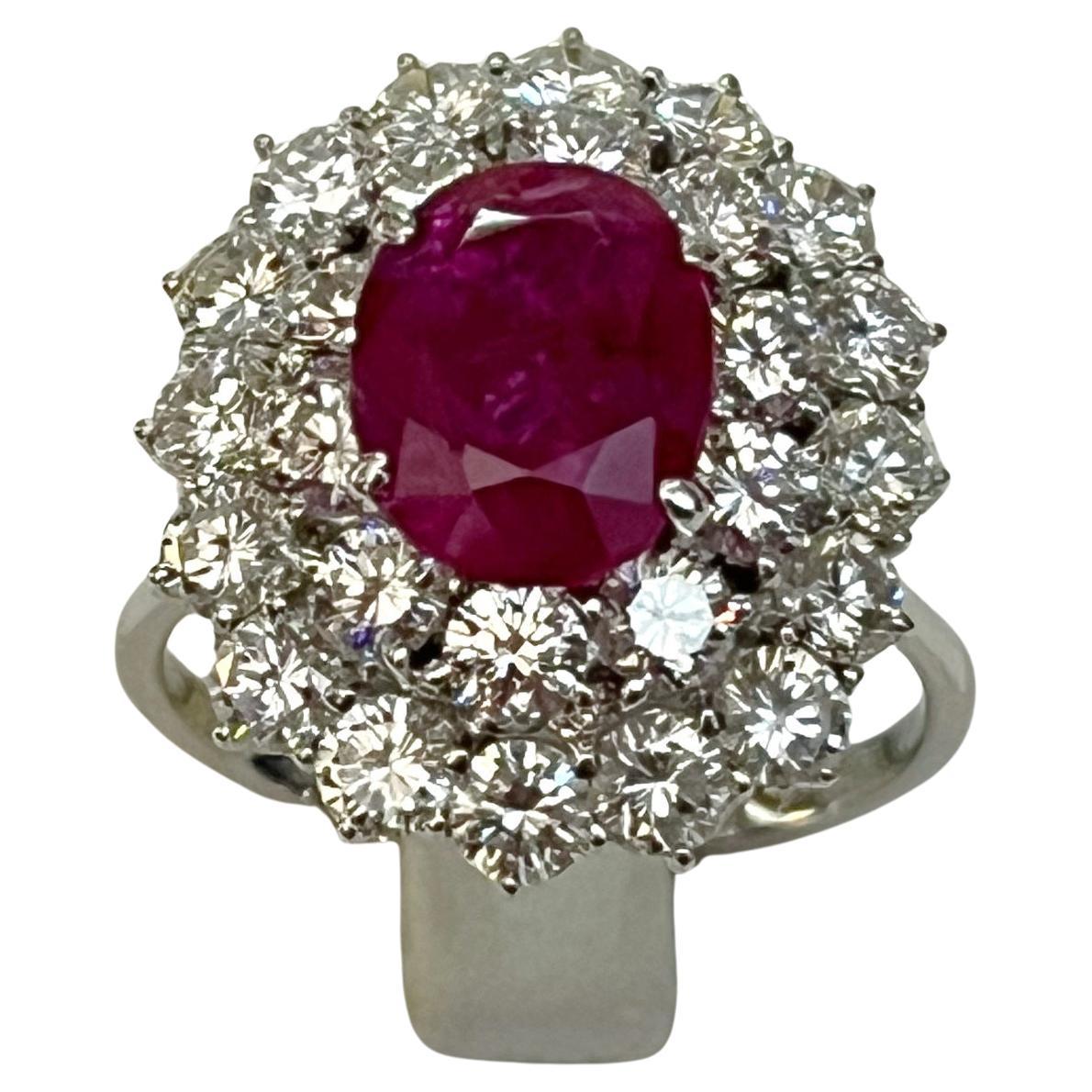 Bague en or blanc 18 carats avec rubis et diamants, 1960-70s Italie