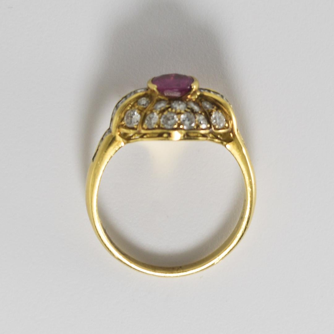 Bague en or jaune 18 carats, rubis et diamant en vente 2