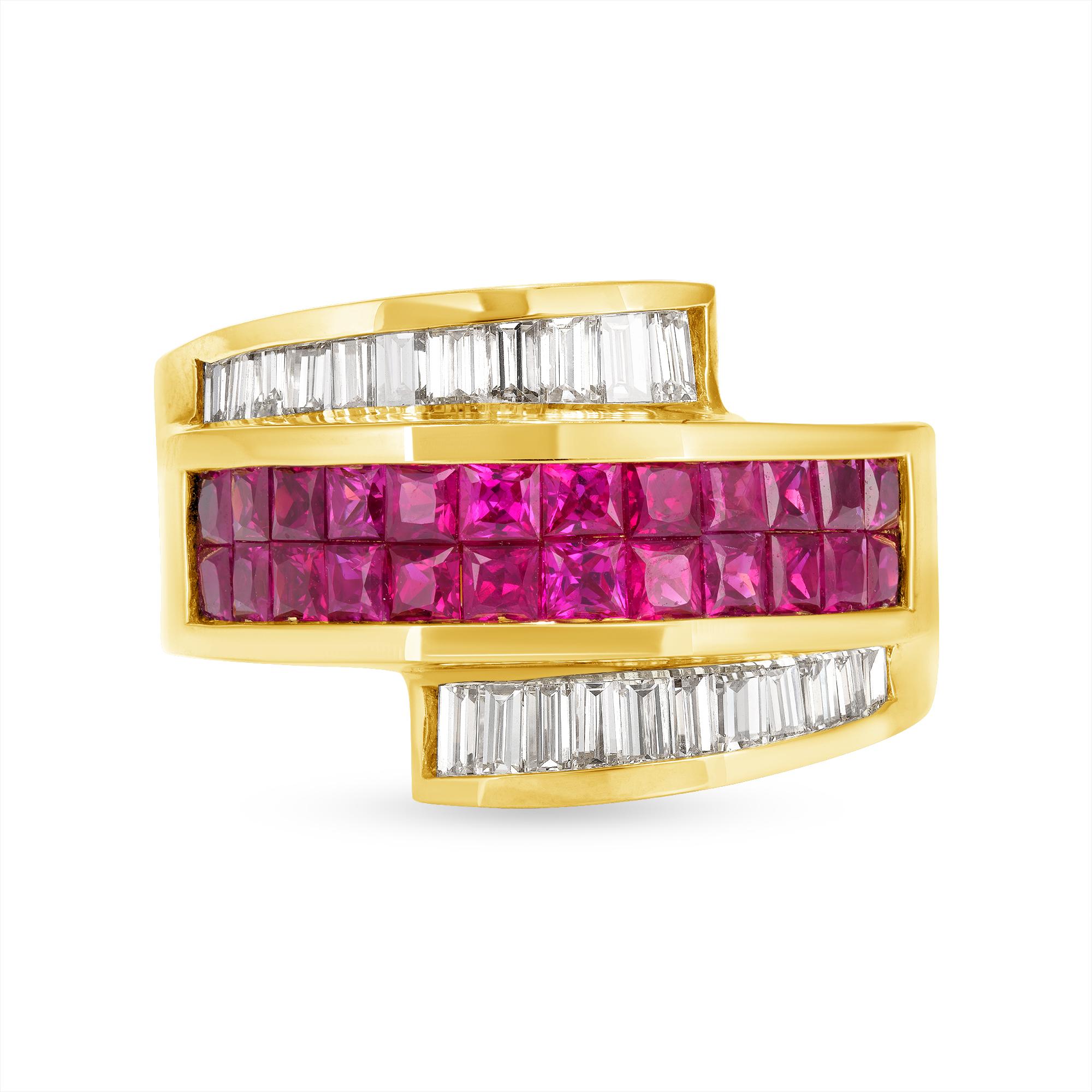 18K Yellow Gold Ruby & Baguette Diamond Ring In New Condition For Sale In Beverly Hills, CA