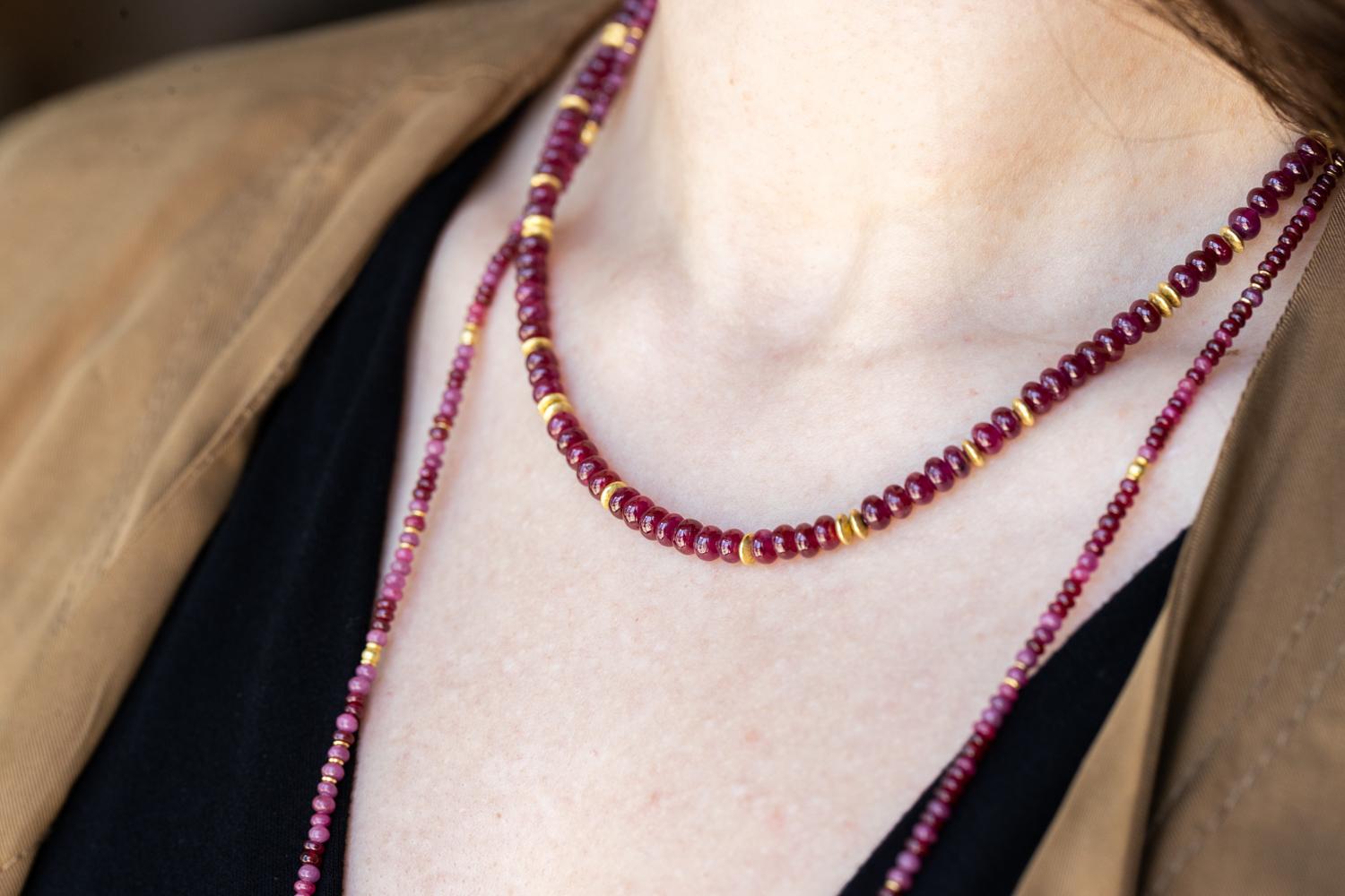 Collier de perles de rubis en or jaune 18K par Barbara Heinrich Neuf - En vente à Virginia Beach, VA