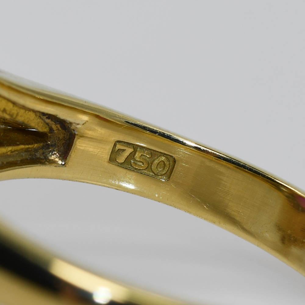 Taille cabochon Bague en or jaune 18K avec cabochon de rubis et diamant 6.7g en vente