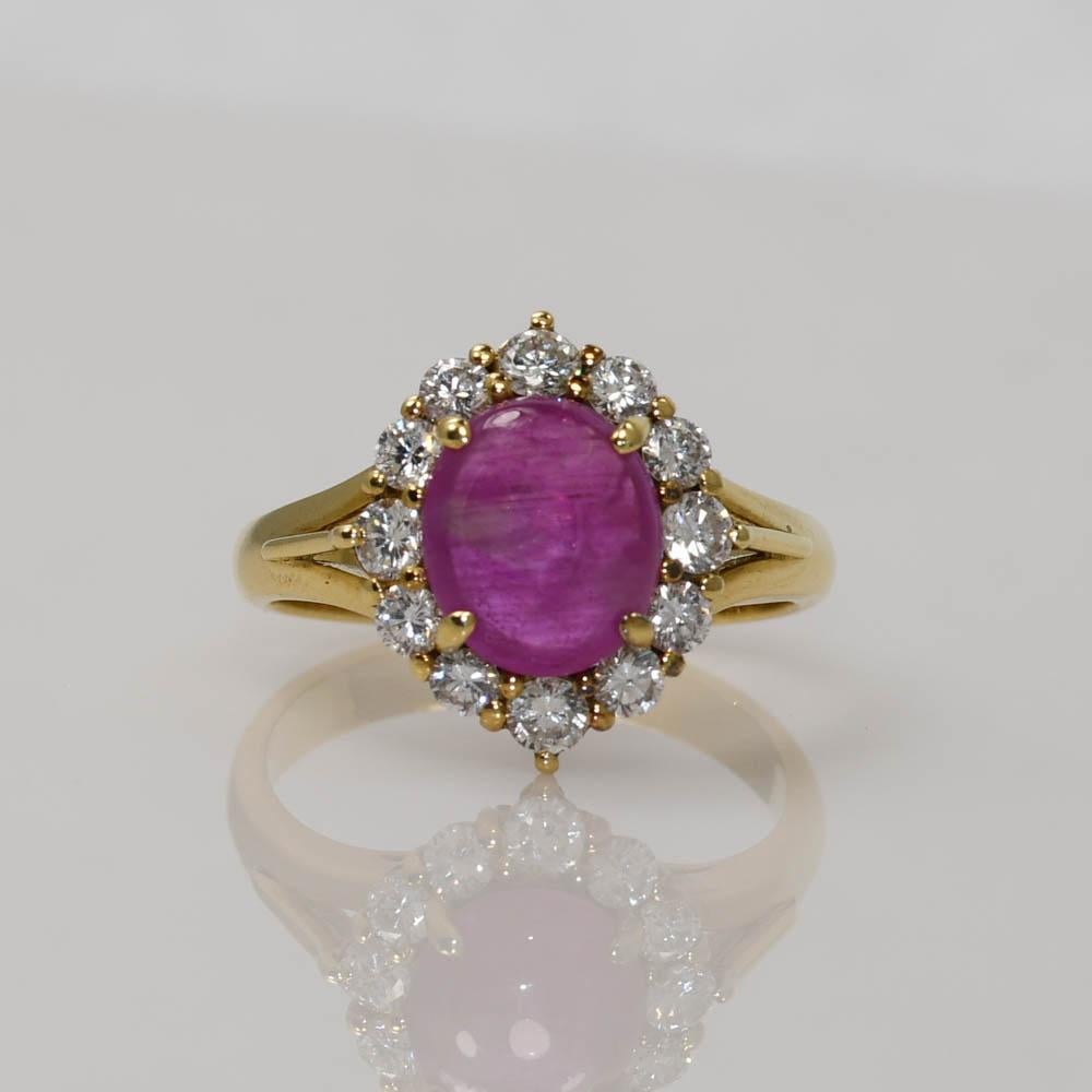 Bague en or jaune 18K avec cabochon de rubis et diamant 6.7g Excellent état - En vente à Laguna Beach, CA