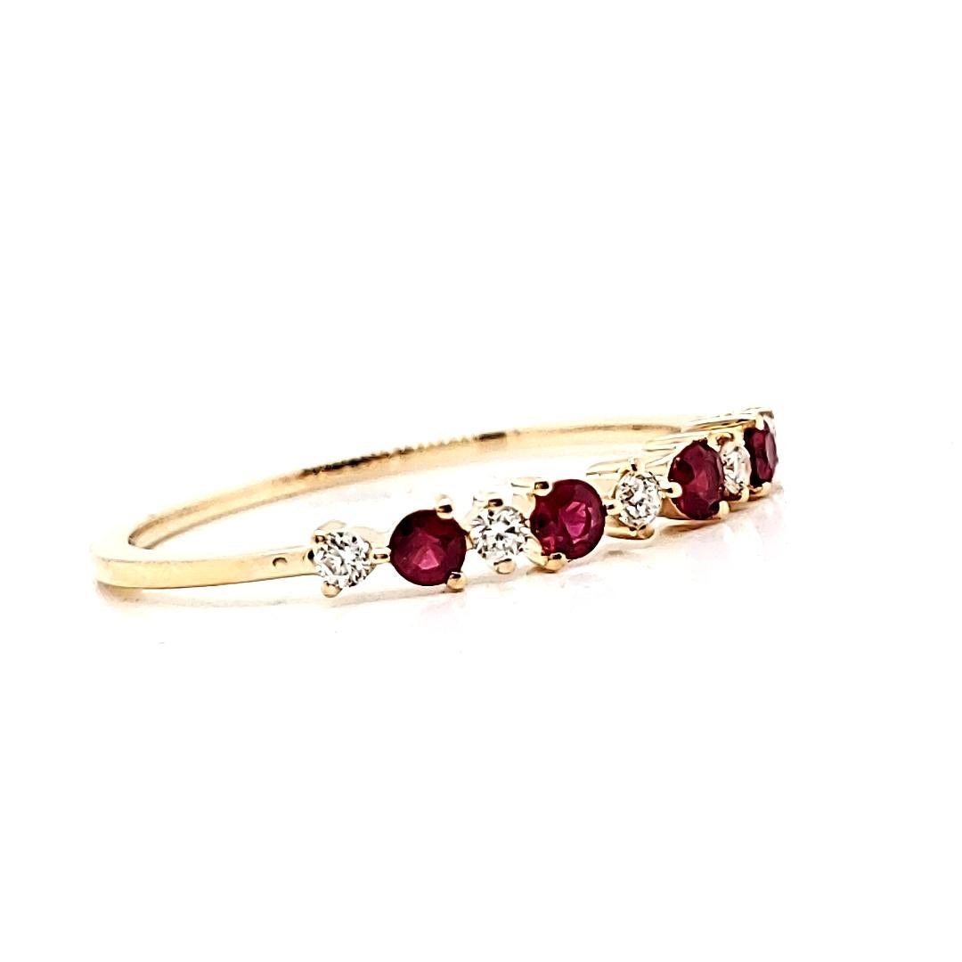 18k Yellow Gold Ruby Cts 0.18 and Round Diamond Engagement Ring In New Condition For Sale In Hong Kong, HK