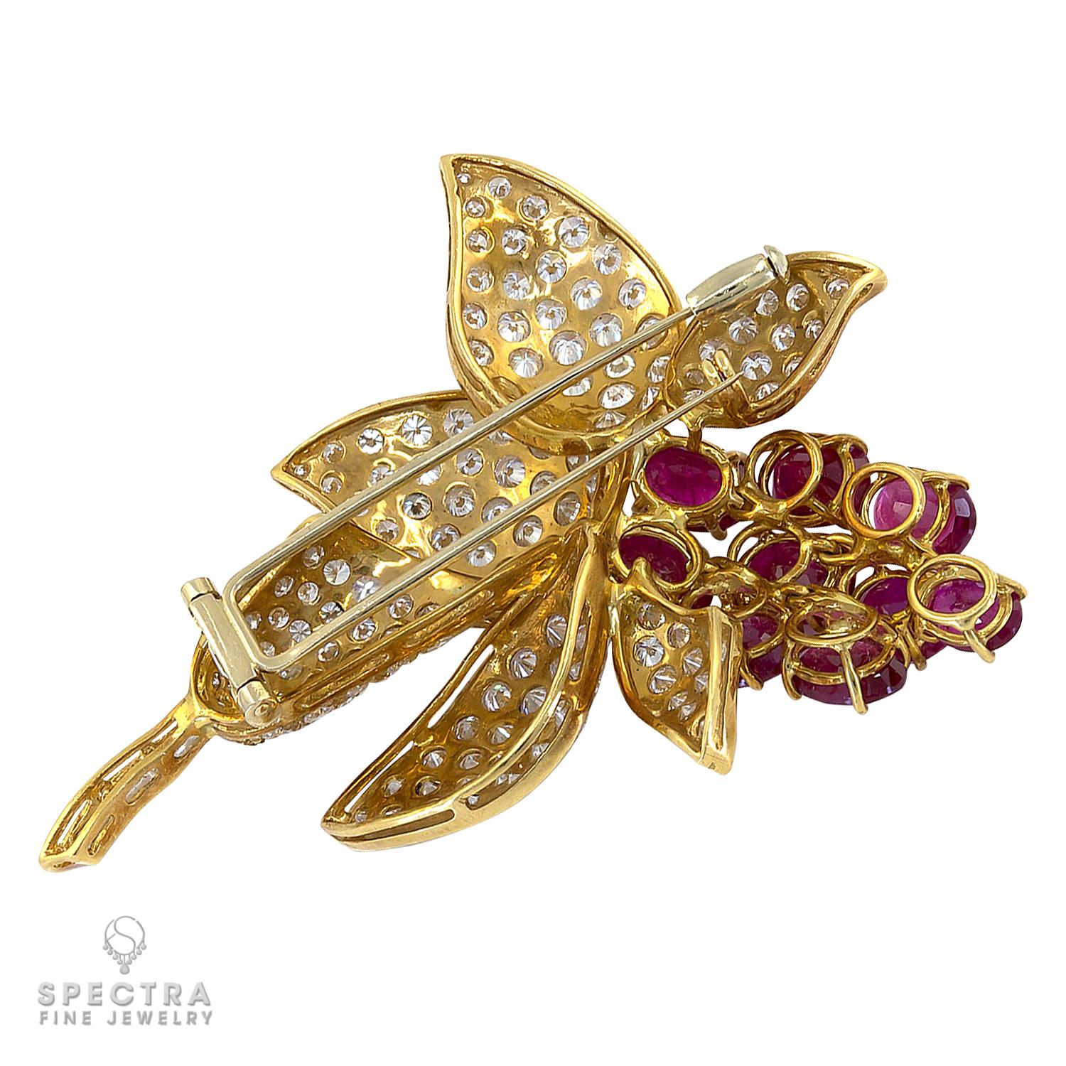 Contemporary 18k Yellow Gold Ruby Diamond Brooch For Sale
