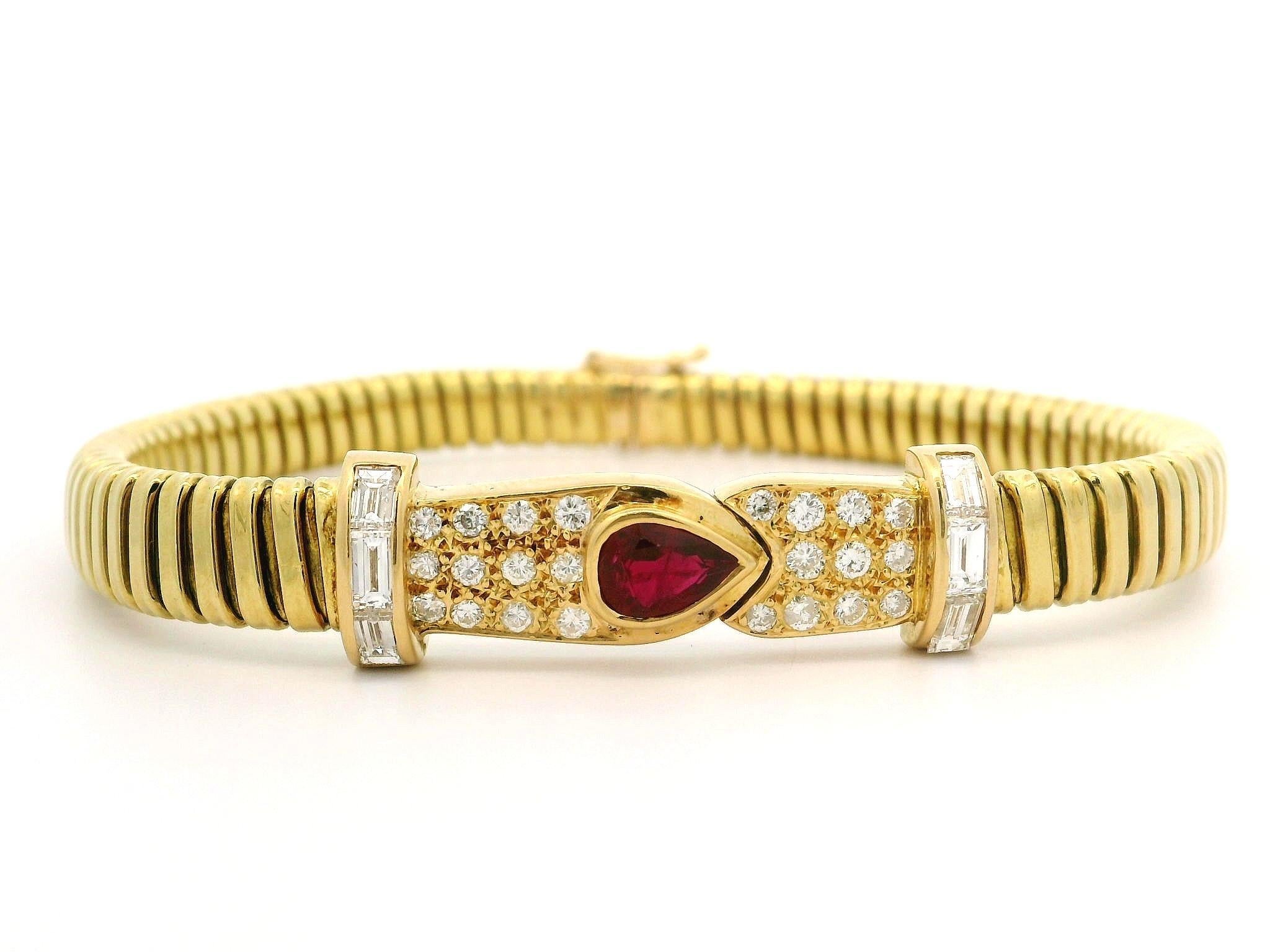 Bracelet en or jaune 18k avec rubis et diamants en forme d'accordéon Tubogas ID Like Link en vente 1