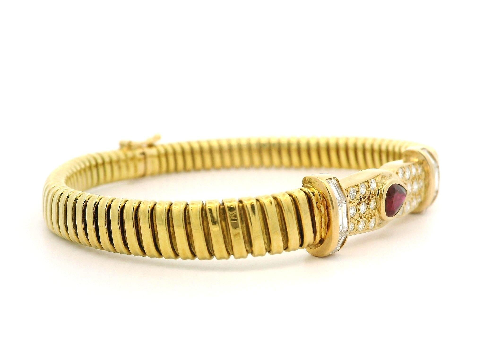 Bracelet en or jaune 18k avec rubis et diamants en forme d'accordéon Tubogas ID Like Link en vente 2