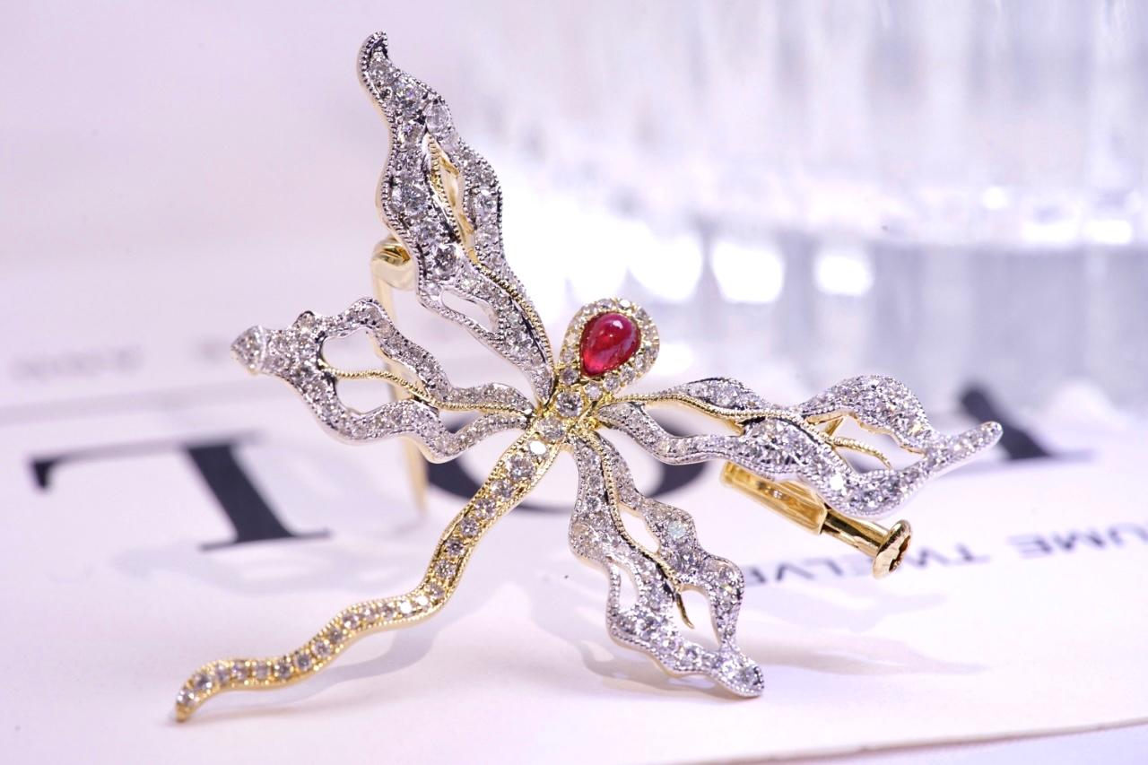 Oval Cut 18K Yellow Gold Ruby & Diamond Dragonfly Pendant Brooch For Sale