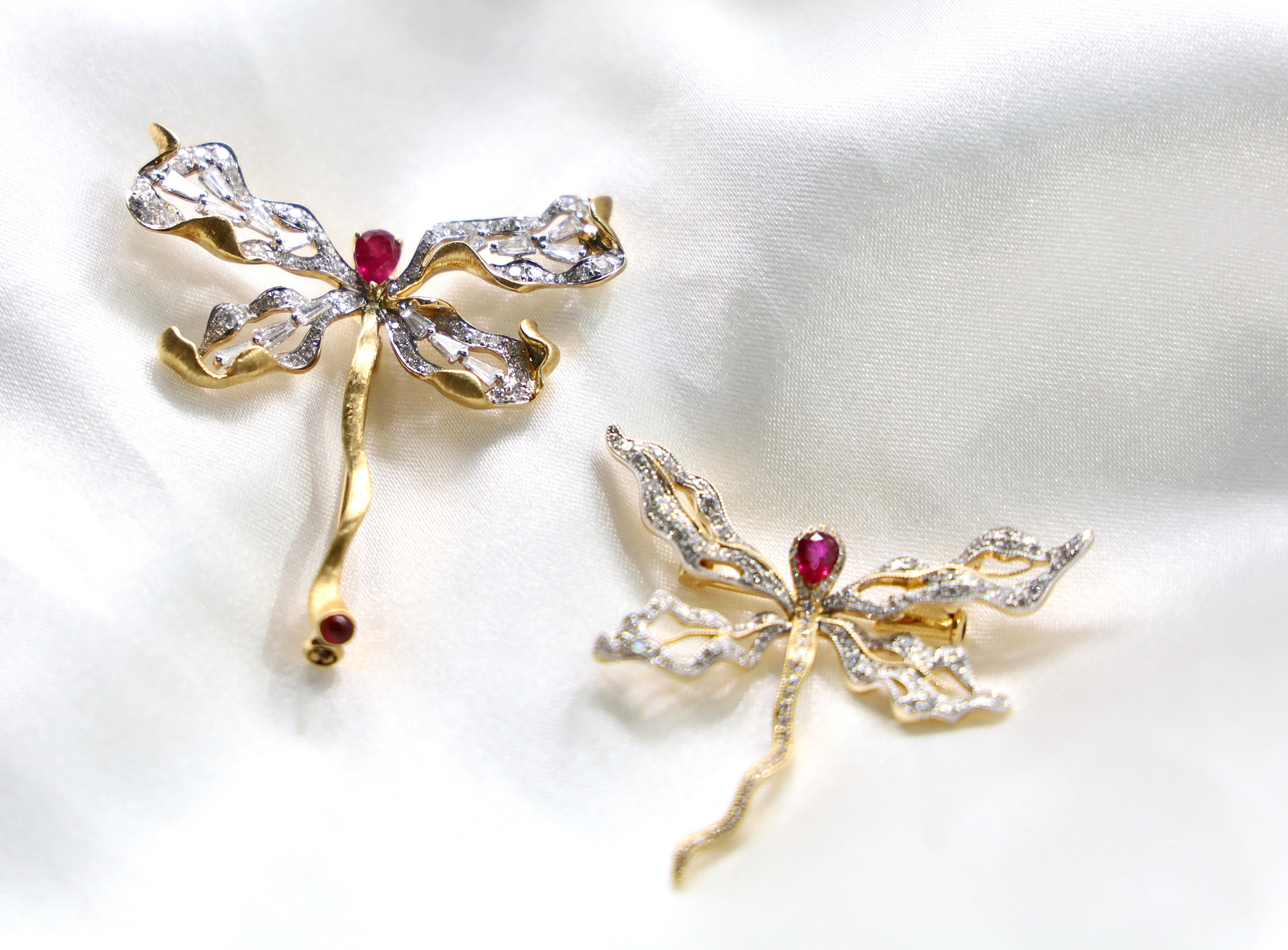 Women's or Men's 18K Yellow Gold Ruby & Diamond Dragonfly Pendant Brooch For Sale