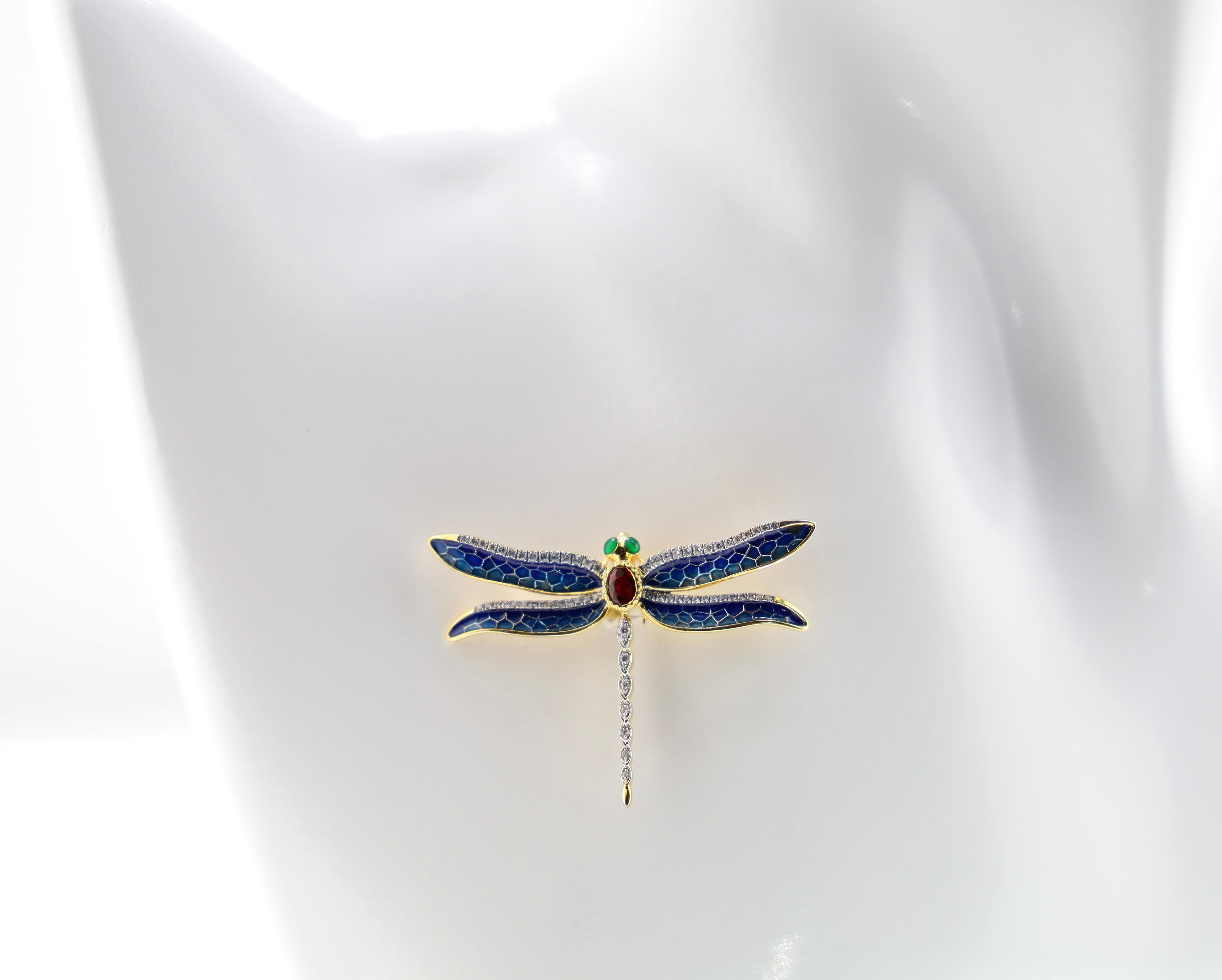 Broche y Colgante Libélula Esmaltado con Rubíes y Diamantes en Oro Amarillo de 18K en venta 1