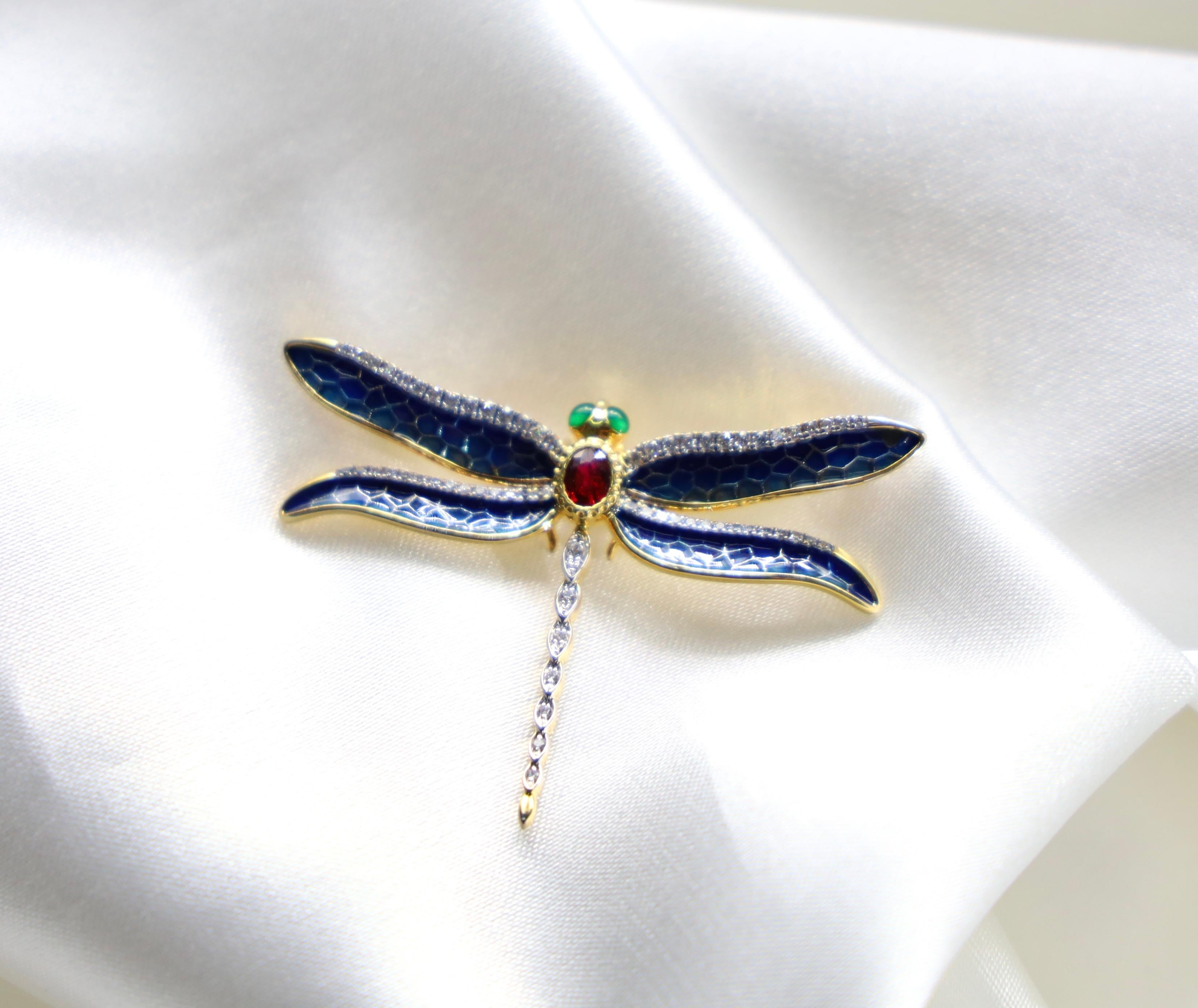 Broche y Colgante Libélula Esmaltado con Rubíes y Diamantes en Oro Amarillo de 18K en venta 2