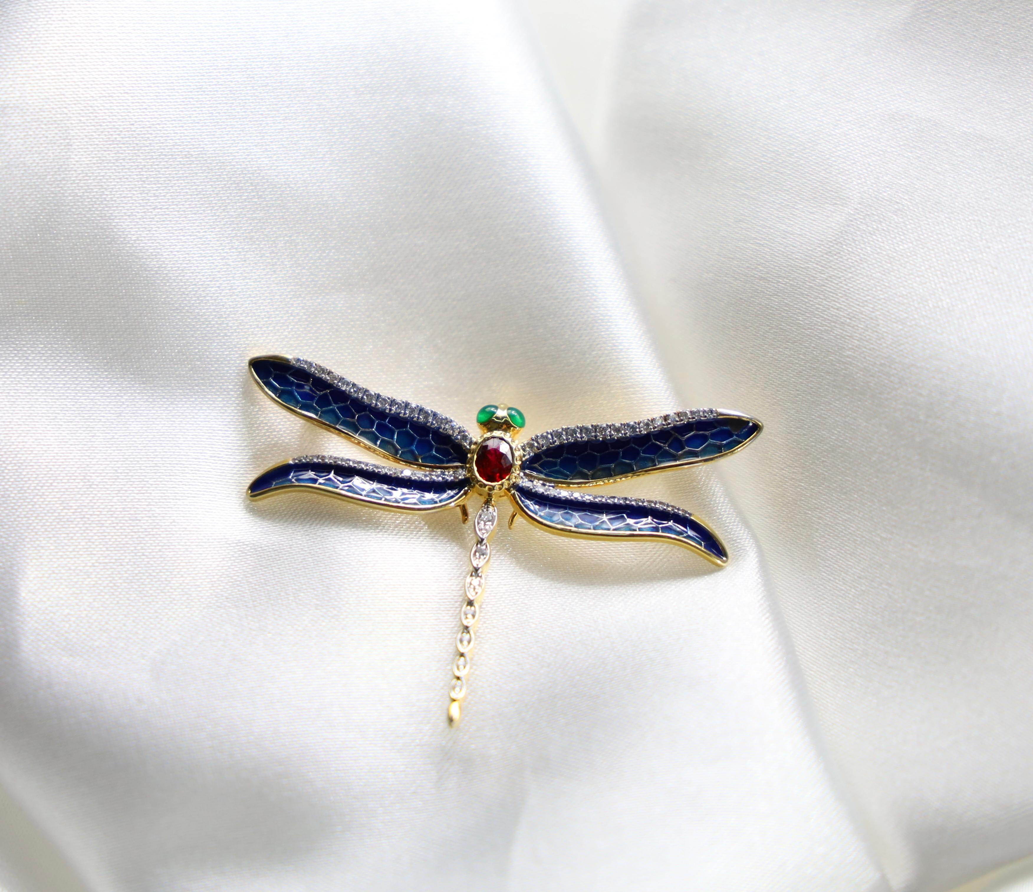 Broche y Colgante Libélula Esmaltado con Rubíes y Diamantes en Oro Amarillo de 18K en venta 3