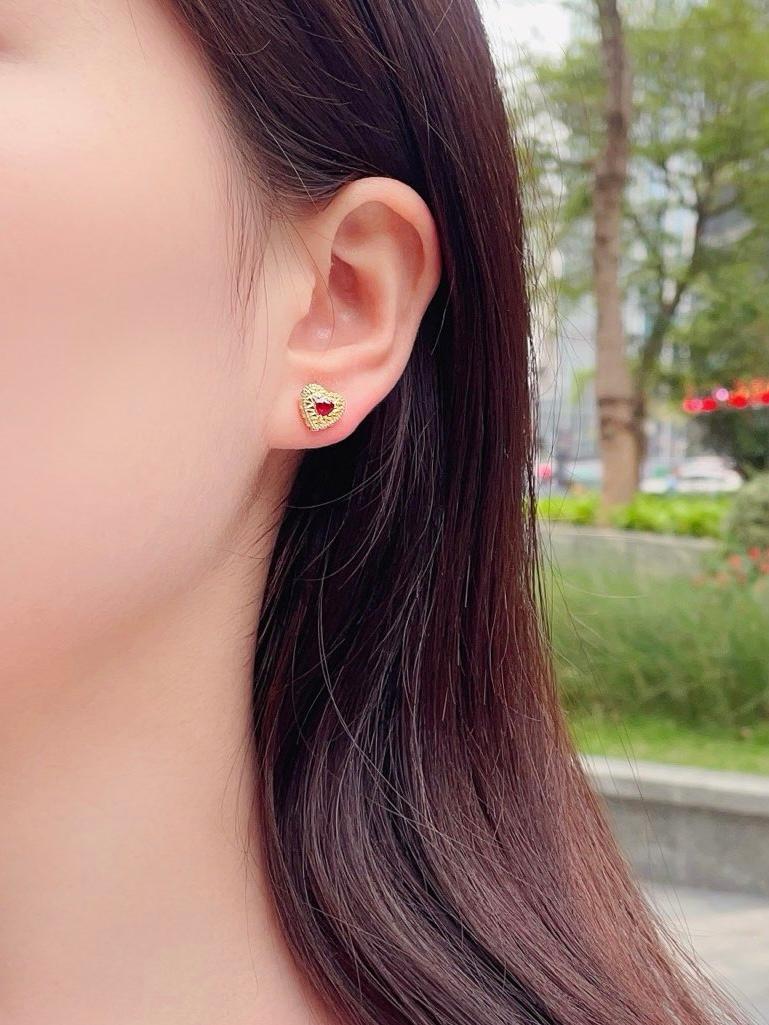 Women's or Men's 18K Yellow Gold Ruby 'Heart' Stud Earrings For Sale