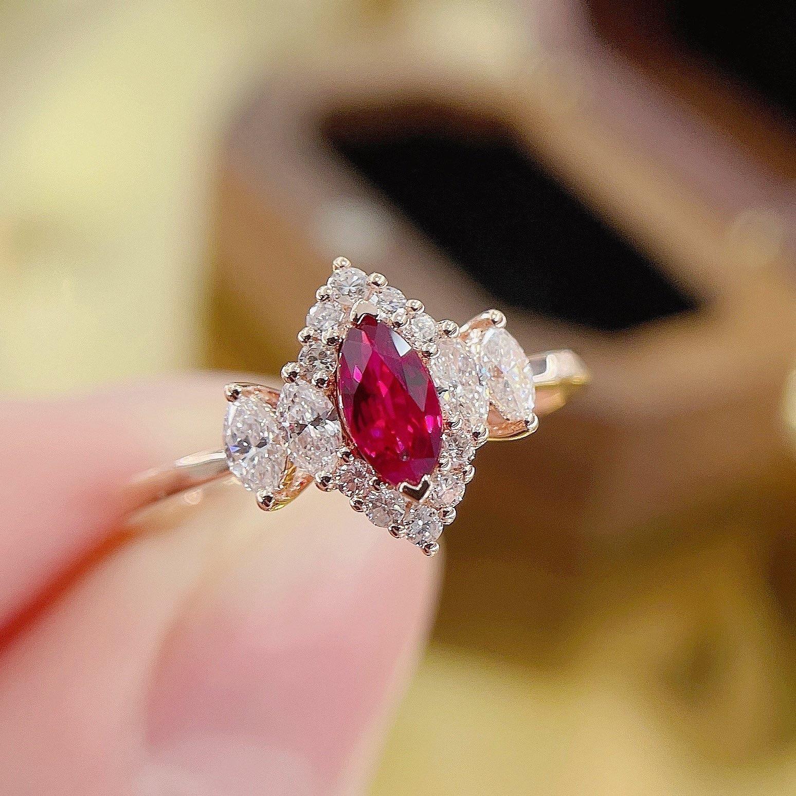 Modern 18K Yellow Gold Ruby Marquise Eye Ring with Natural Diamonds For Sale