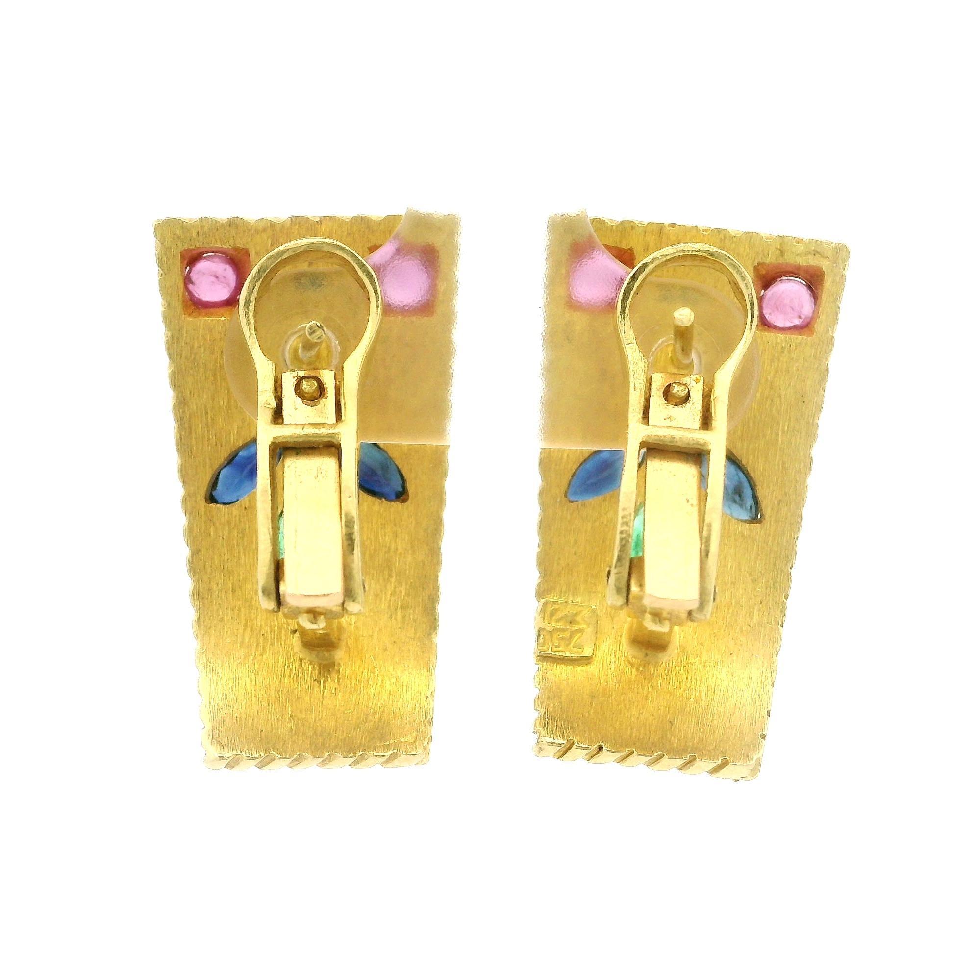 Orecchini Omega in oro giallo 18k con rubino, zaffiro e smeraldo, con lavorazione a spirale in vendita 1