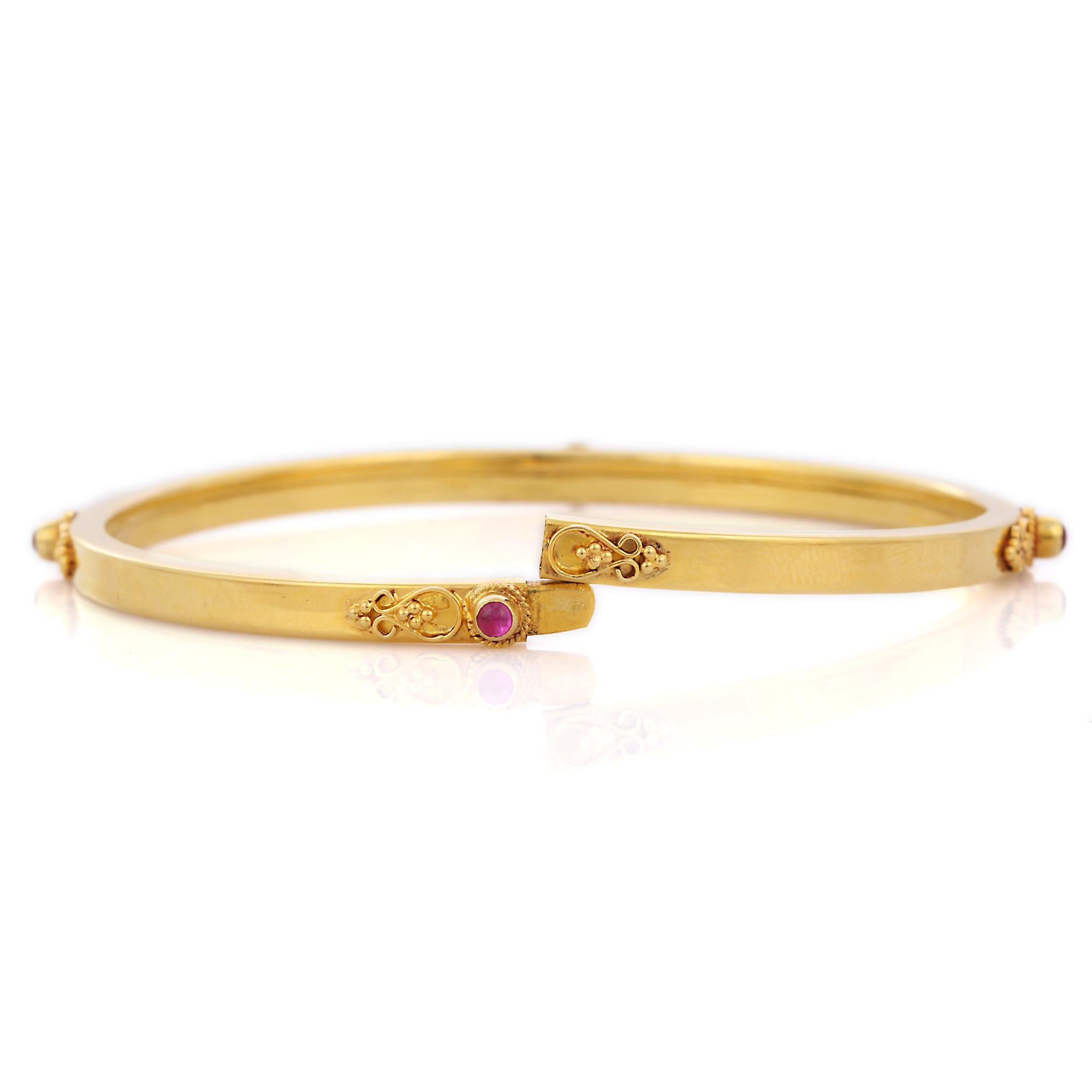 Art Deco 18K Yellow Gold Ruby Studded Bangle for Women For Sale