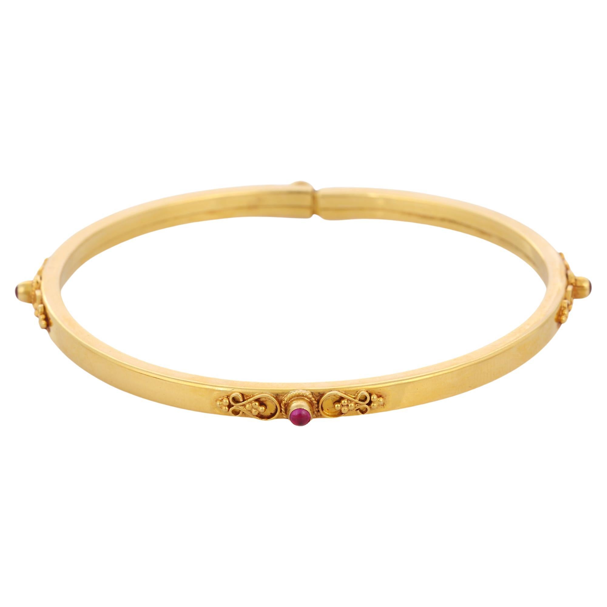 Bracelet jonc clouté en or jaune 18 carats avec rubis pour femmes