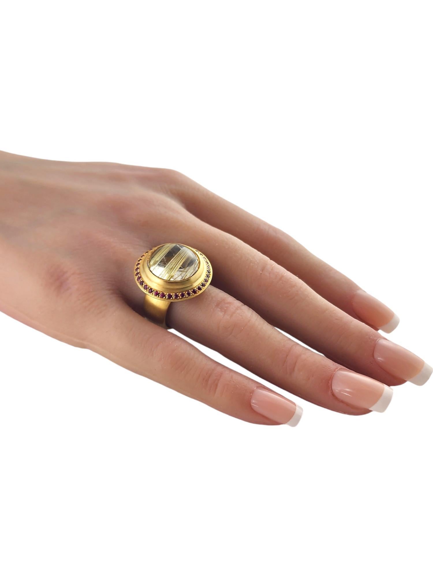 Bague de style halo en or jaune 18 carats, quartz rutile et rubis naturel, taille 7 n°19024 en vente 1