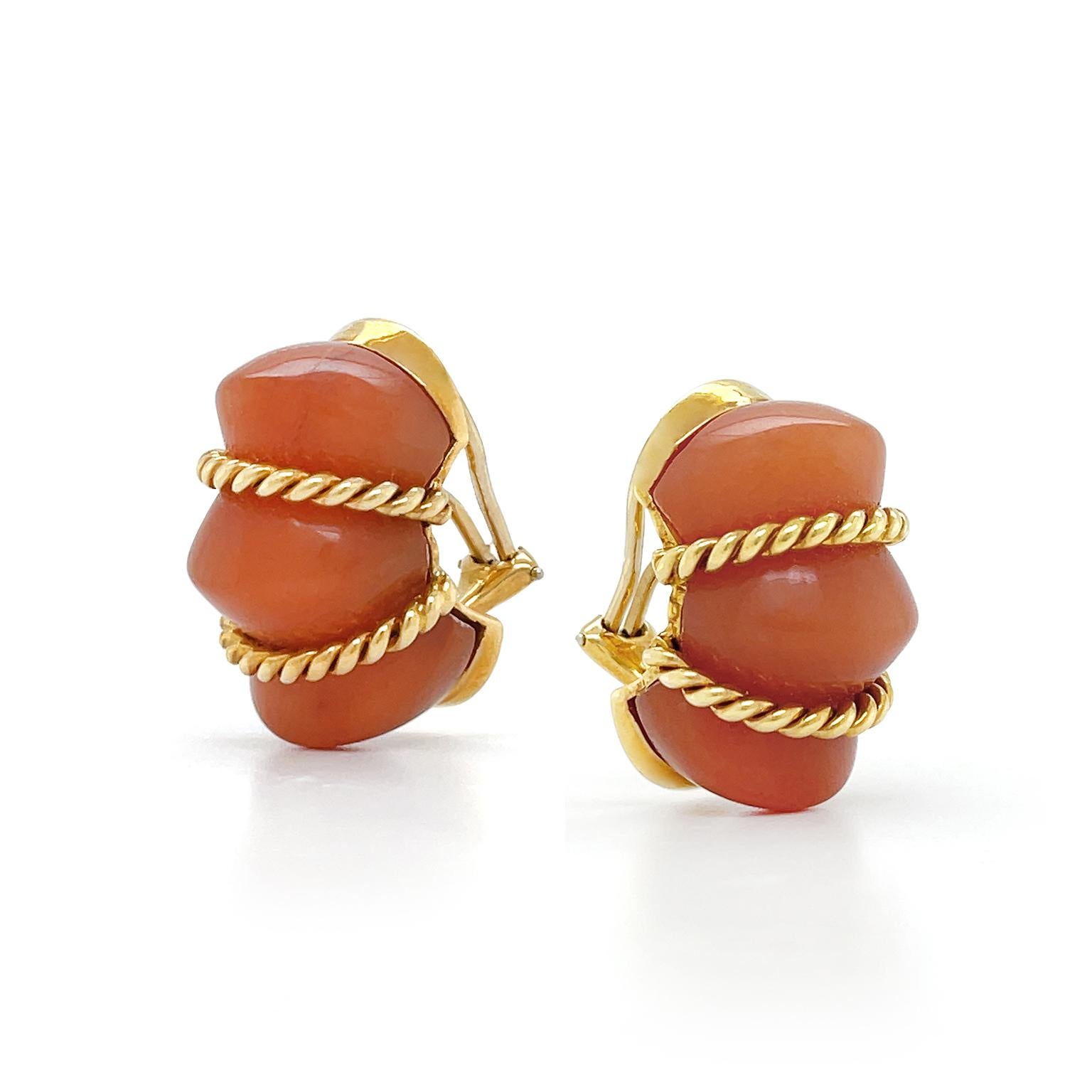 18 Karat Gelbgold Lachsrosa Aventurin-Schirm-Ohrringe für Damen oder Herren im Angebot
