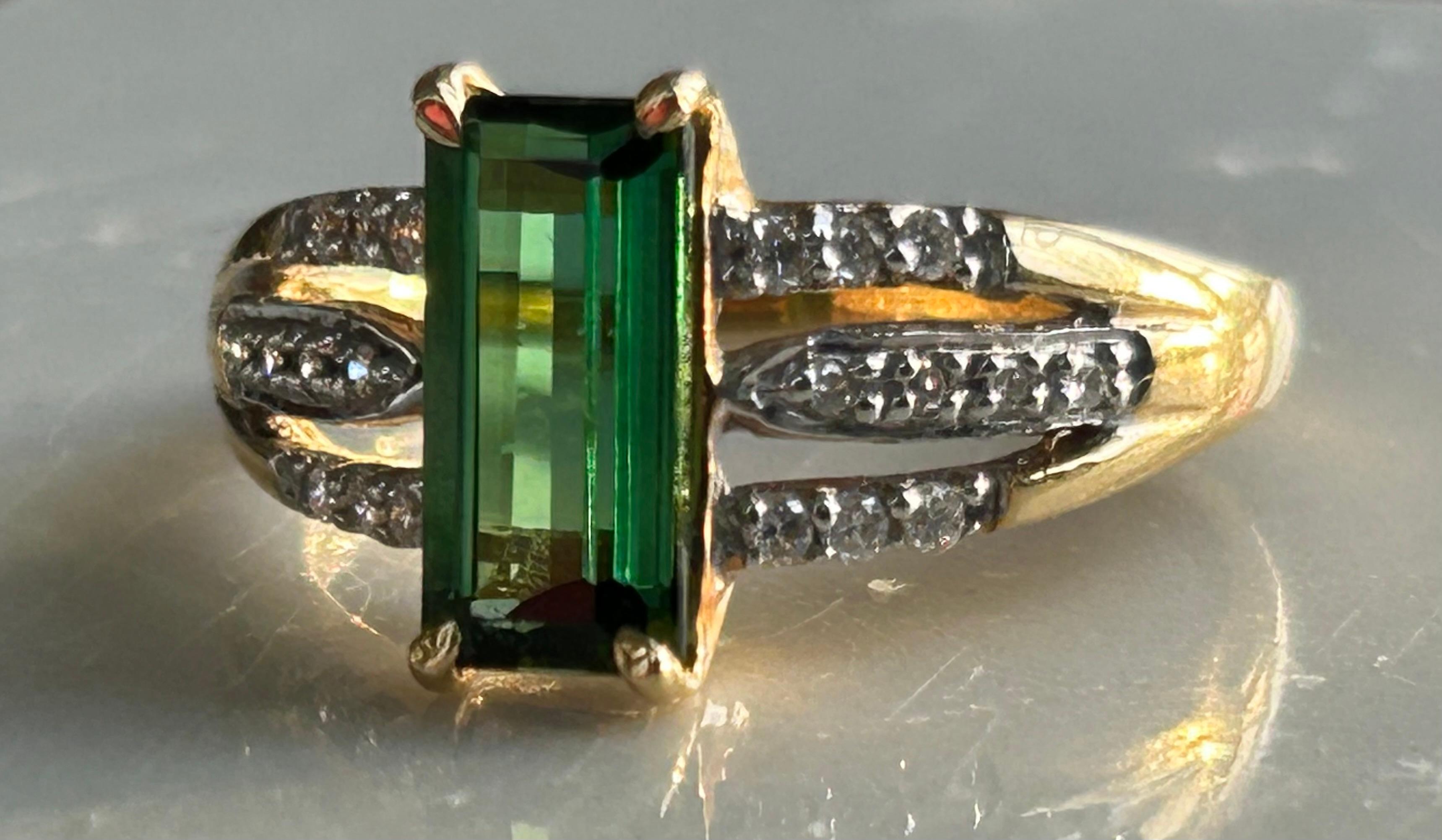 18k Yellow Gold Santa Rosa Tourmaline and Diamond Ring In Excellent Condition For Sale In Joelton, TN