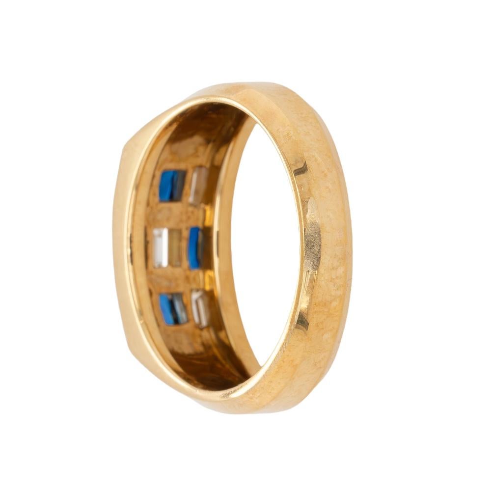 Bague en or jaune 18 carats, saphirs et diamants baguettes en vente 5