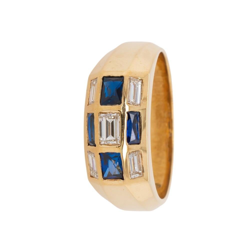 Bague en or jaune 18 carats, saphirs et diamants baguettes en vente 6