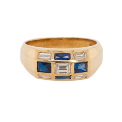 18k Yellow Gold Sapphire and Baguette Diamond Ring