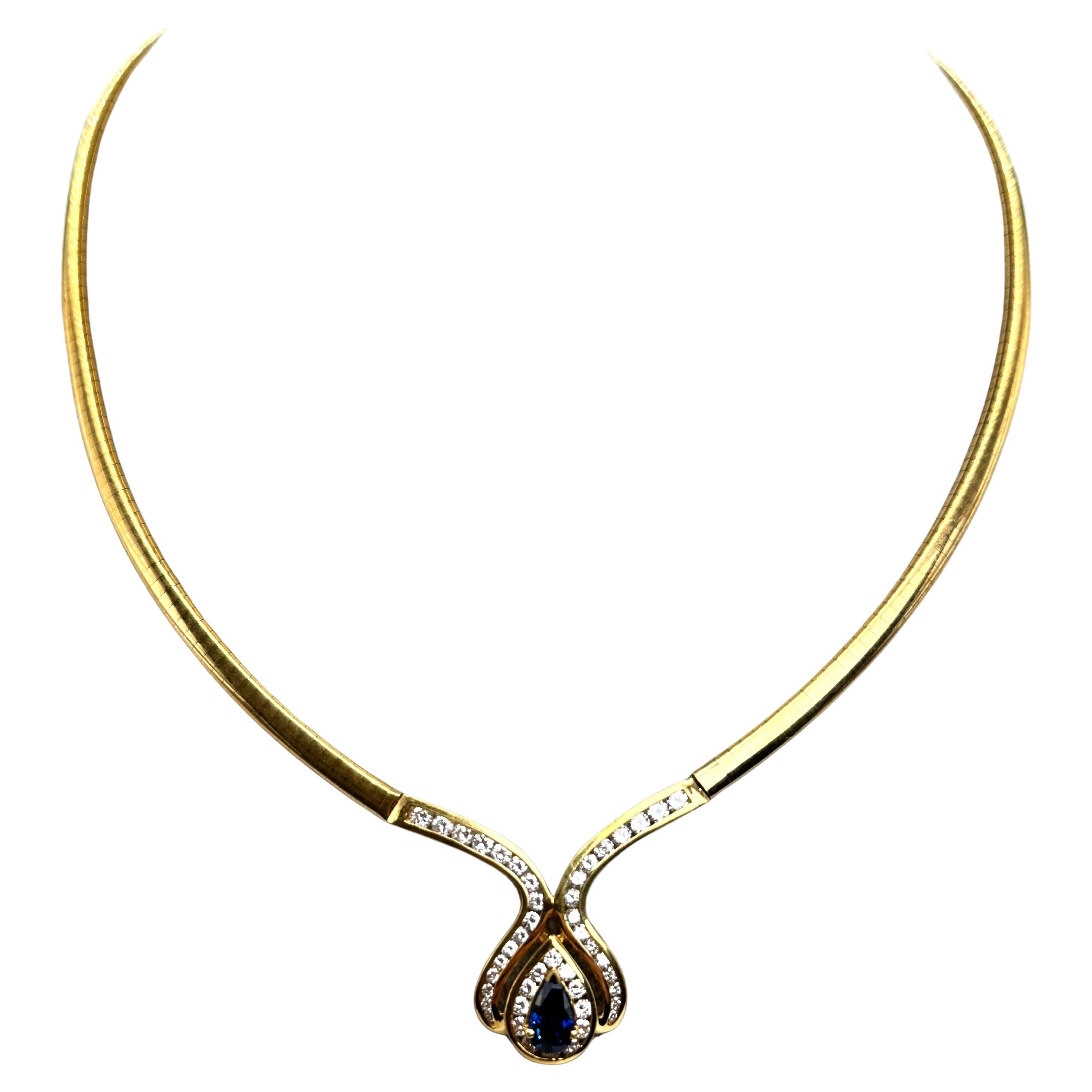 Halskette aus 18 Karat Gelbgold mit Saphir und Diamant