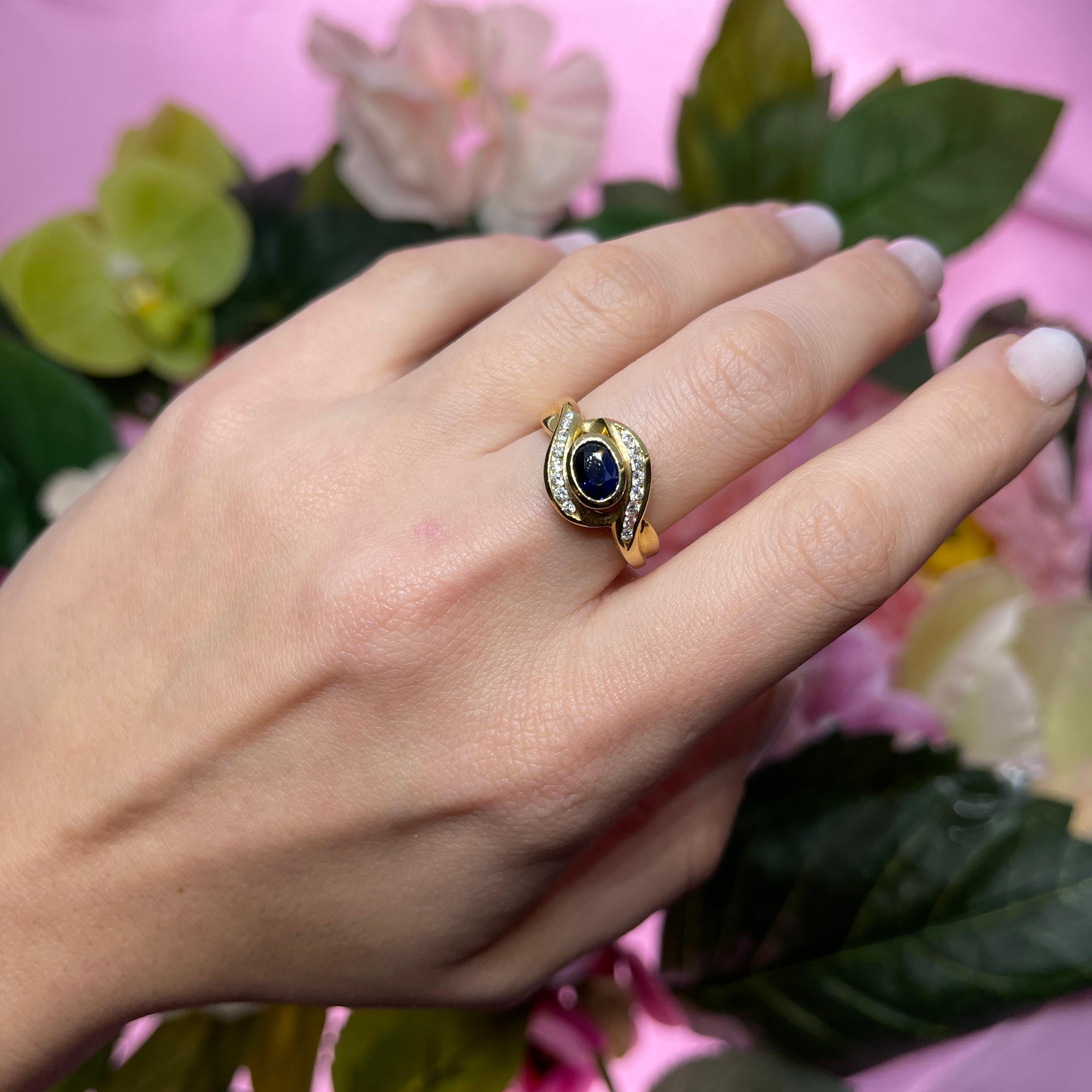 18k Yellow Gold Sapphire and Diamond Wave Design Ring For Sale 4