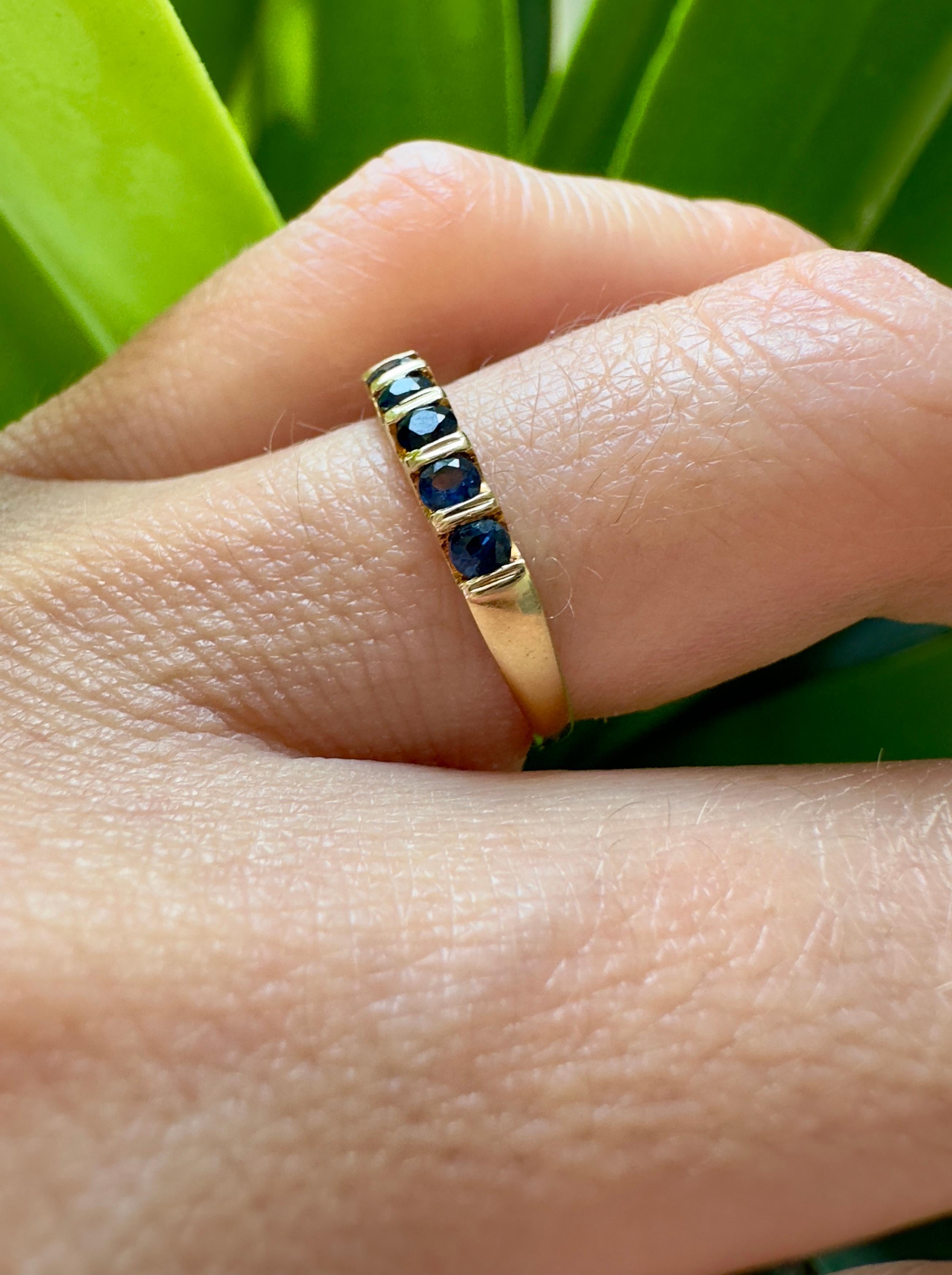 Women's or Men's 18k Yellow Gold Sapphire Band For Sale