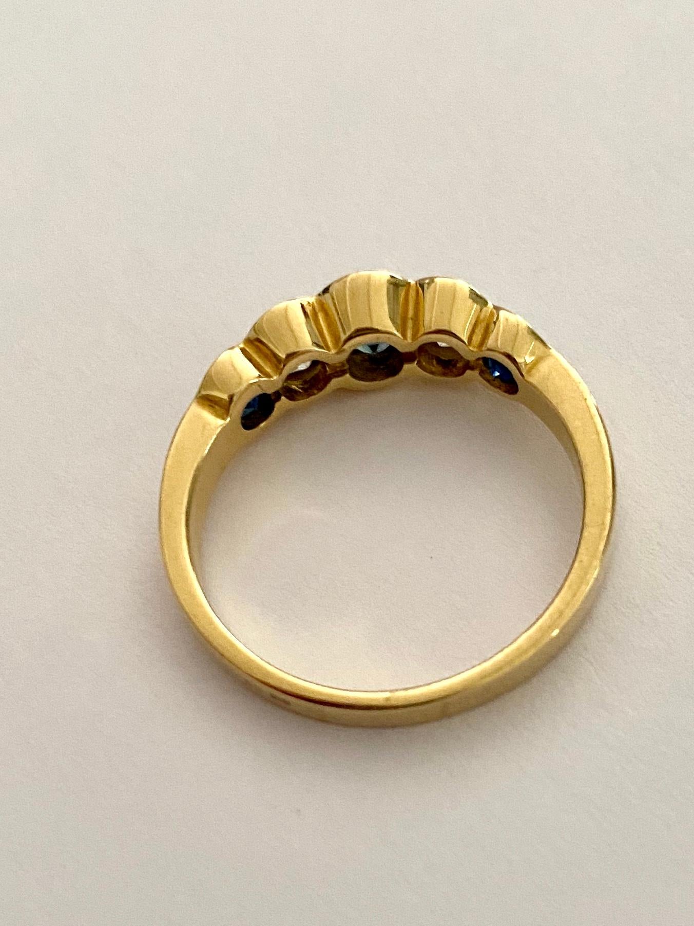 Brilliant Cut 18 Karat Yellow Gold Sapphire, Diamond (Brillant) Ring, Germany, 1980
