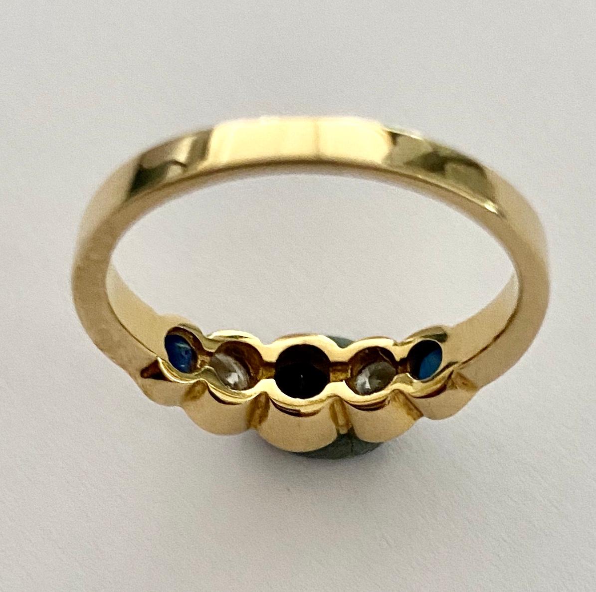 18 Karat Yellow Gold Sapphire, Diamond (Brillant) Ring, Germany, 1980 In Good Condition In Heerlen, NL
