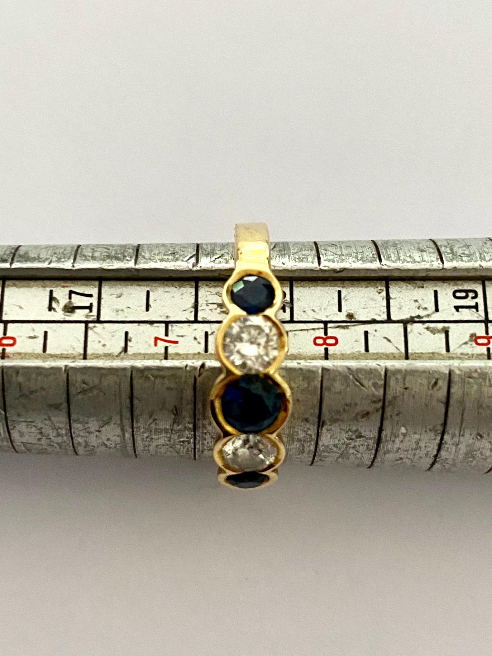 Women's or Men's 18 Karat Yellow Gold Sapphire, Diamond (Brillant) Ring, Germany, 1980
