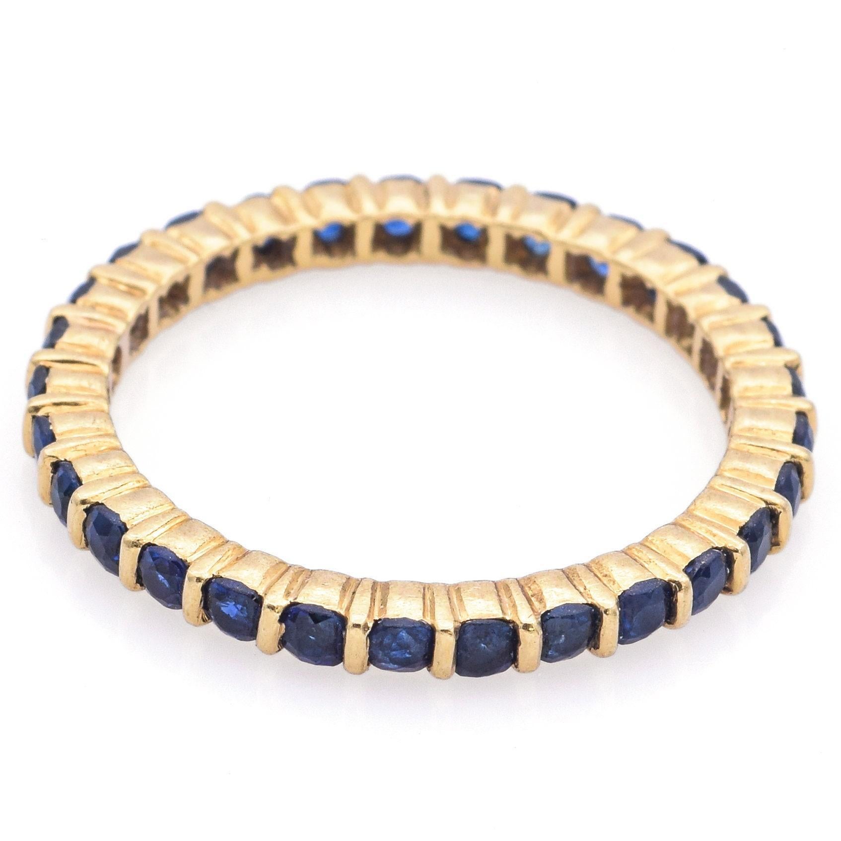 18k Yellow Gold Sapphire Round Eternity Band Ring Size 5.75 in vendita 1