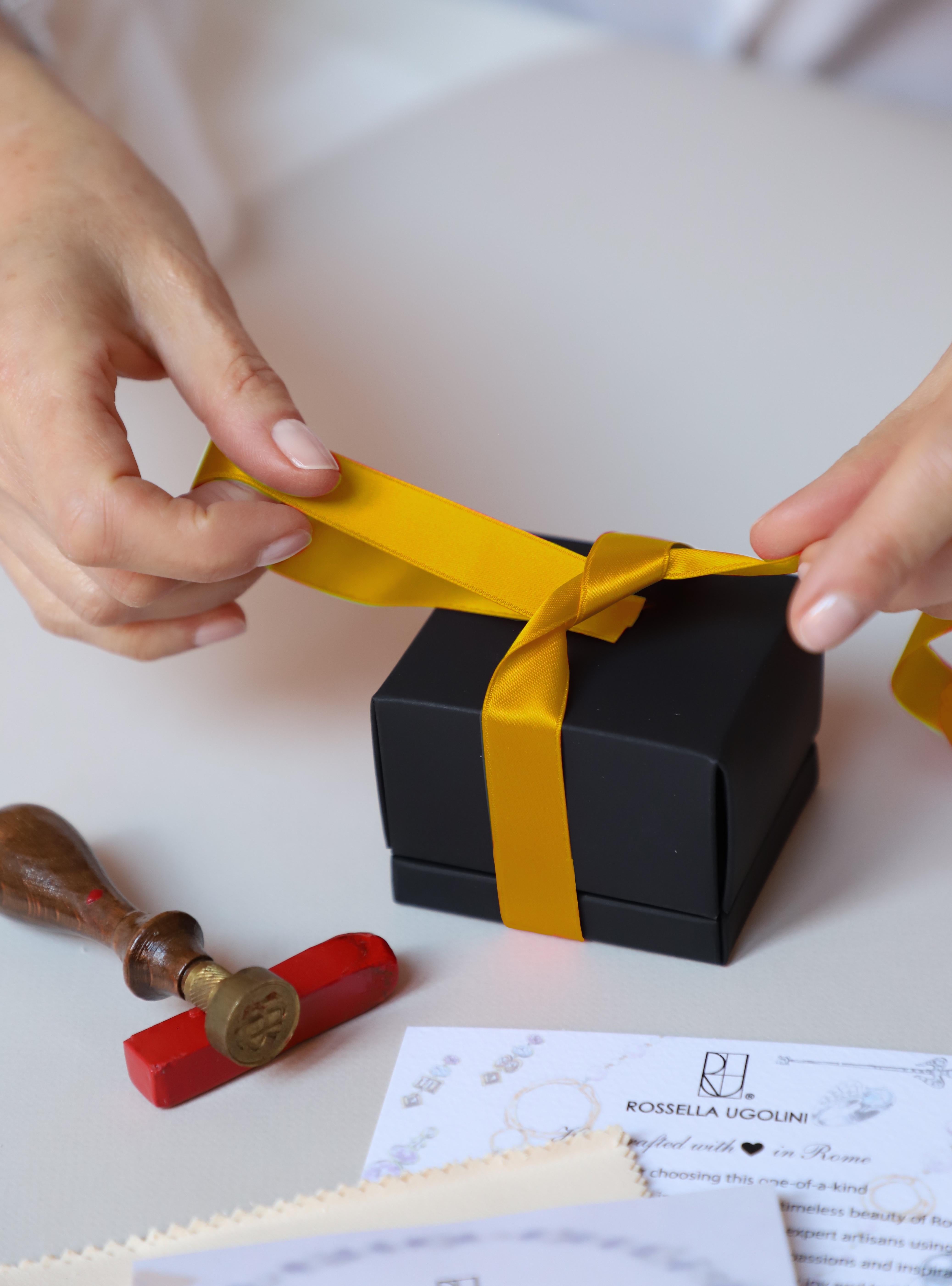 Bagues de cocktail à dôme ovale en or jaune 18K satiné par Rossella Ugolini Made in Italy en vente 9