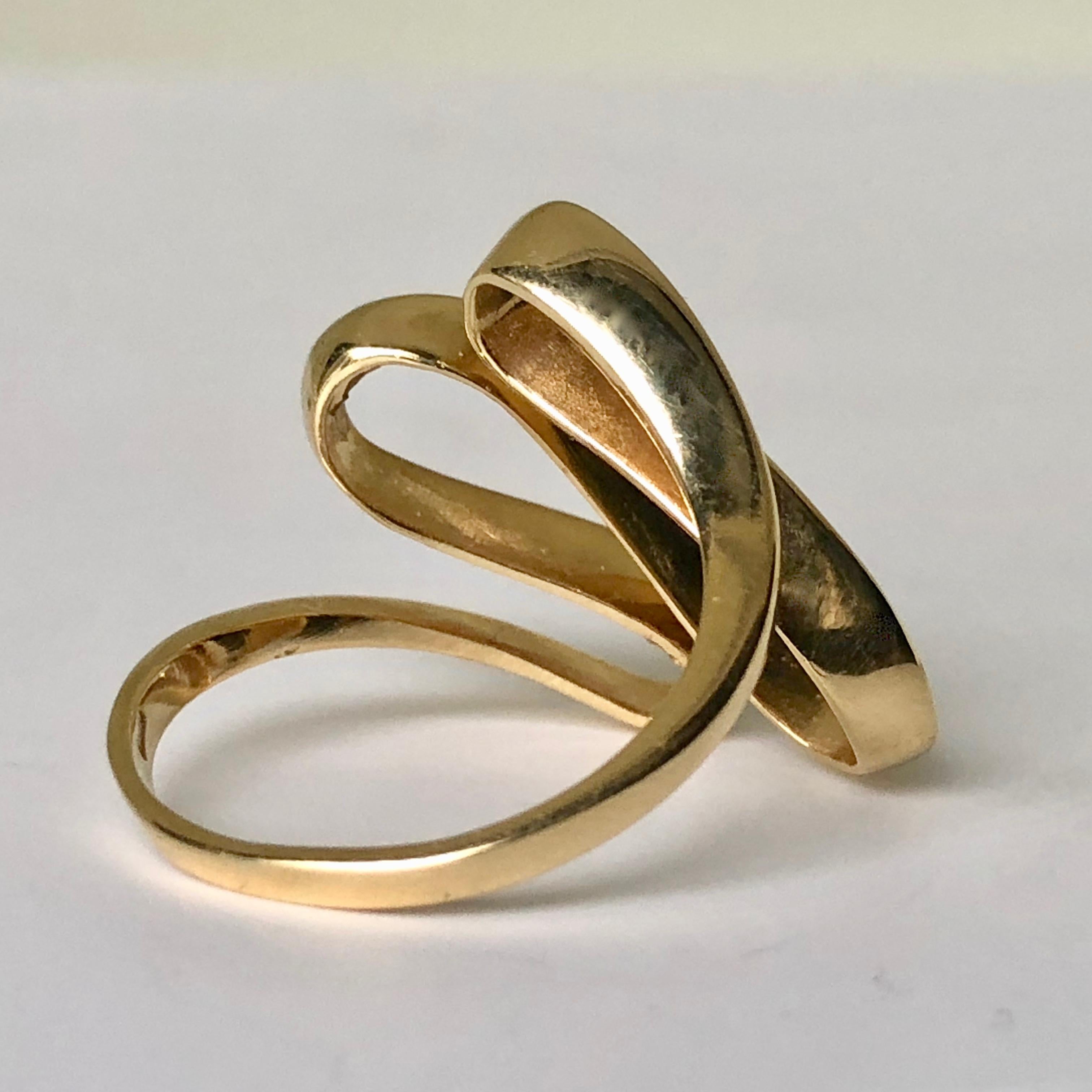 18k Yellow Gold Scrolling Stylised Ring Band 4