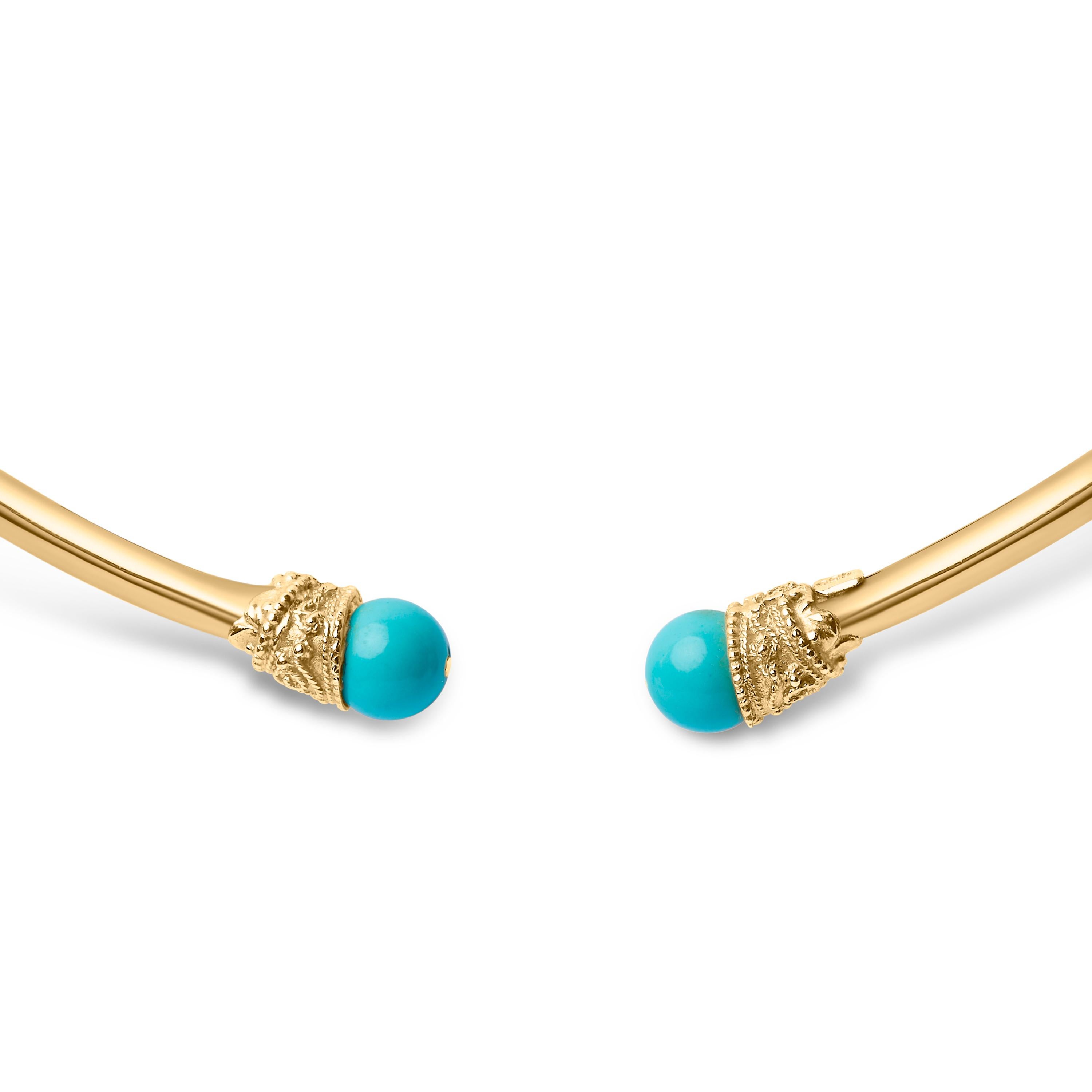 Collana con collare scolpito in oro giallo 18K e terminali con cabochon di turchese In condizioni Nuovo in vendita a New York, NY