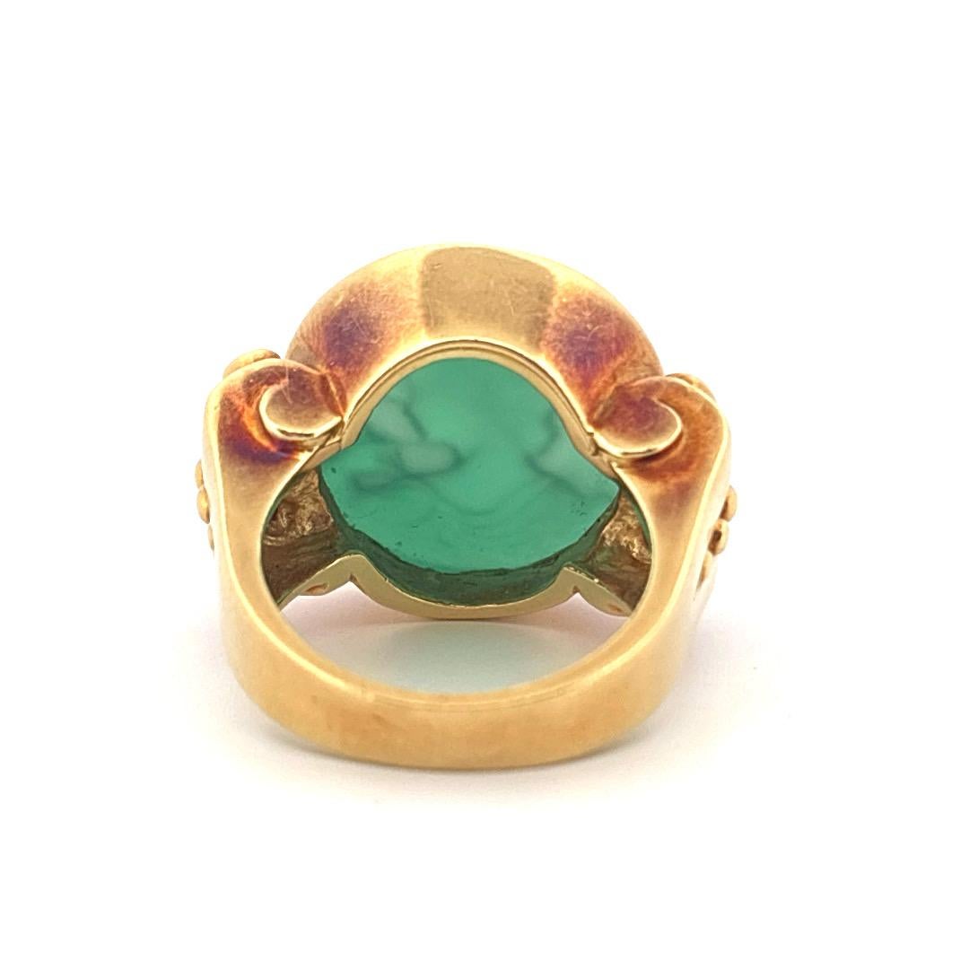 Cabochon Anello SeidenGang in oro giallo 18K con agata verde e rubino cabochon Misura 6,5 in vendita