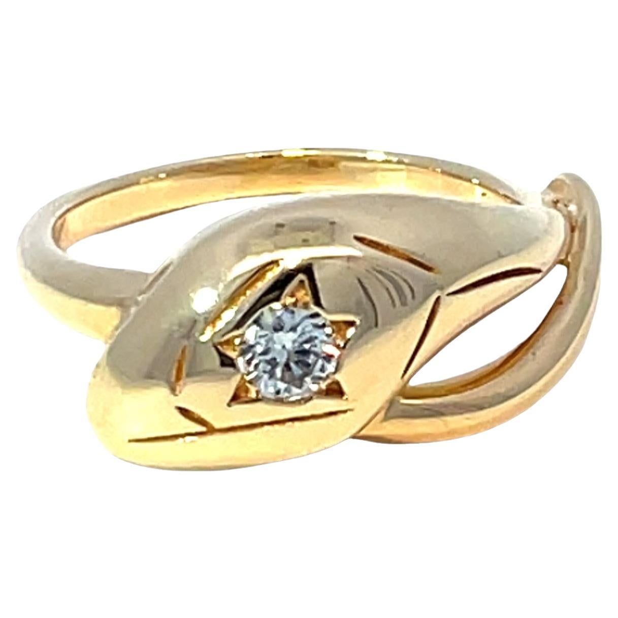 18k Yellow Gold Serpent Ring with Diamond Head For Sale