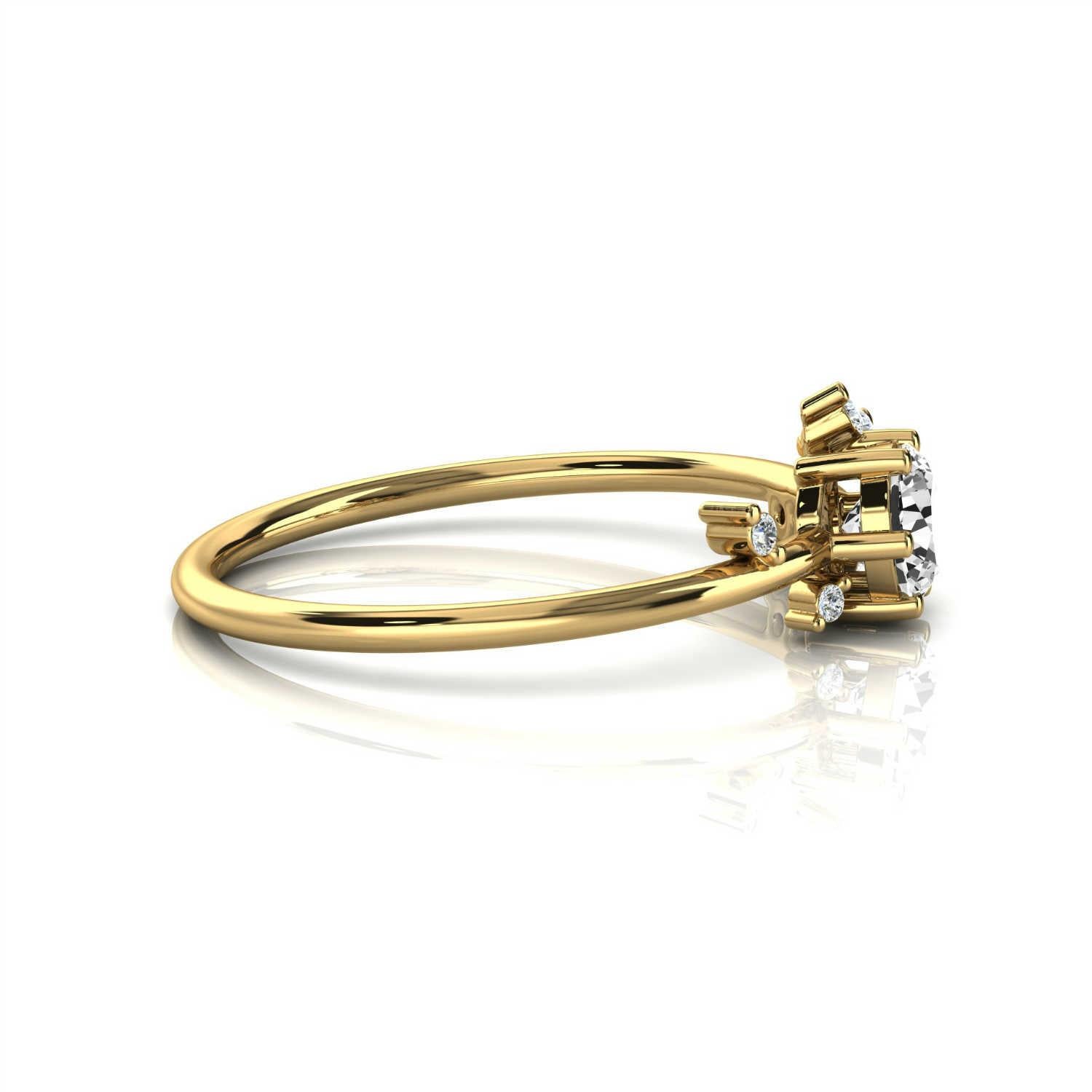 Taille ronde Bague Shayna Petite Design en or jaune 18 carats avec diamant rond au centre de 1/3 carat en vente