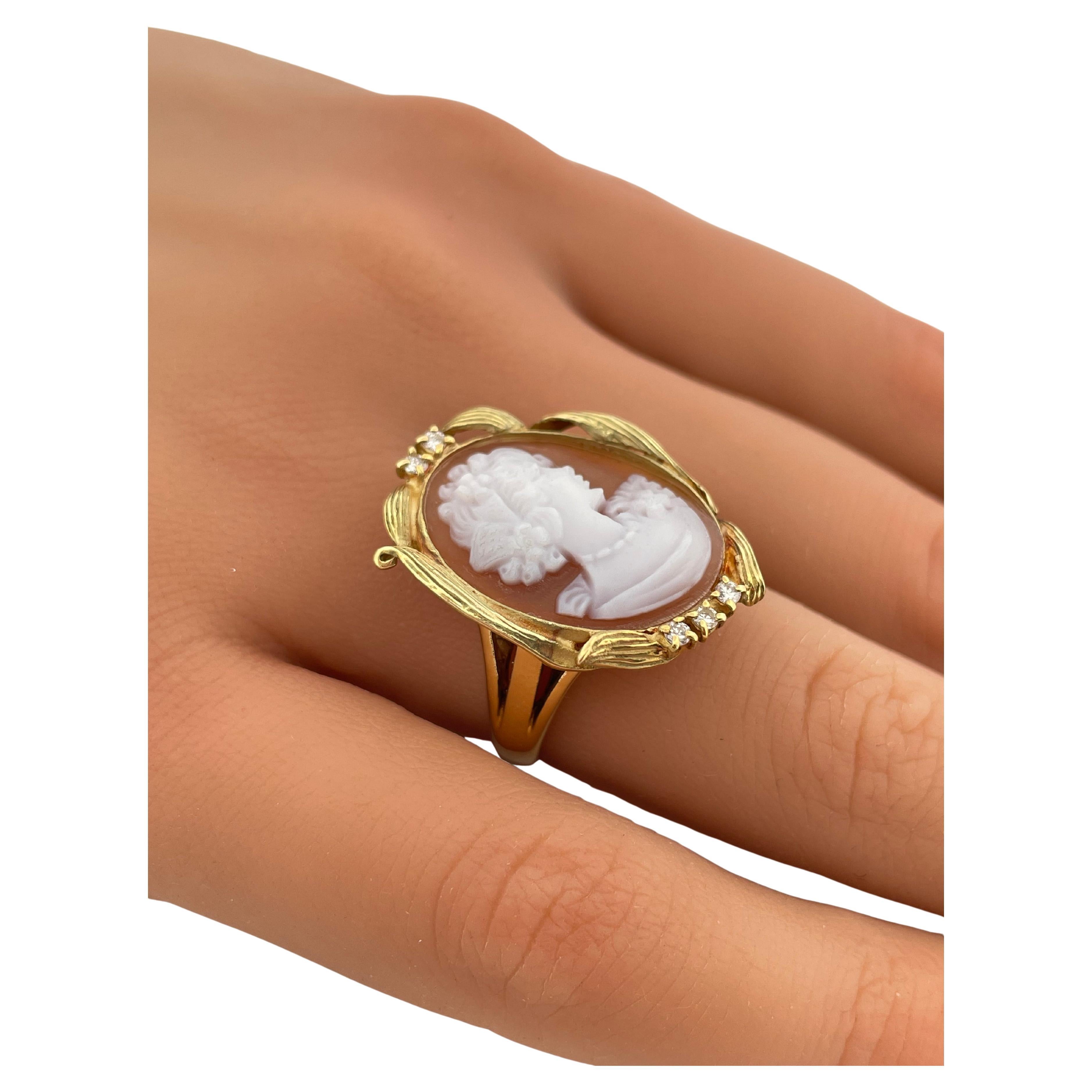 Retro Shell Cameo 18K Yellow Gold 0.10 Carat Diamond Ring For Sale