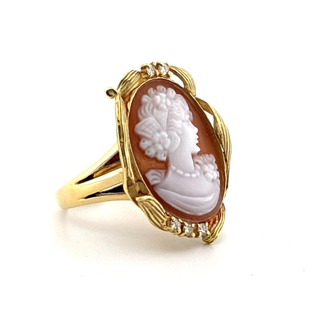 18K Gelbgold Shell Cameo 0,10 Karat Diamant Ring im Angebot 1