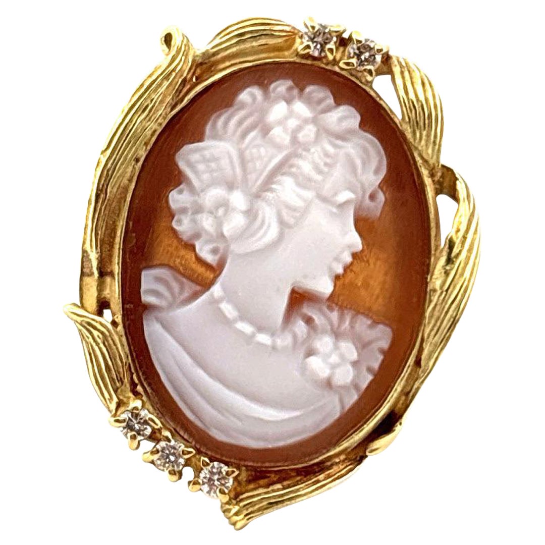 18K Gelbgold Shell Cameo 0,10 Karat Diamant Ring im Angebot