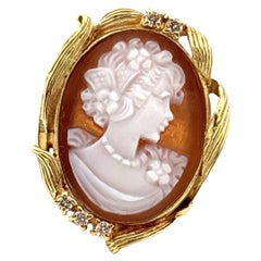 18K Yellow Gold Shell Cameo 0.10 Carat Diamond Ring