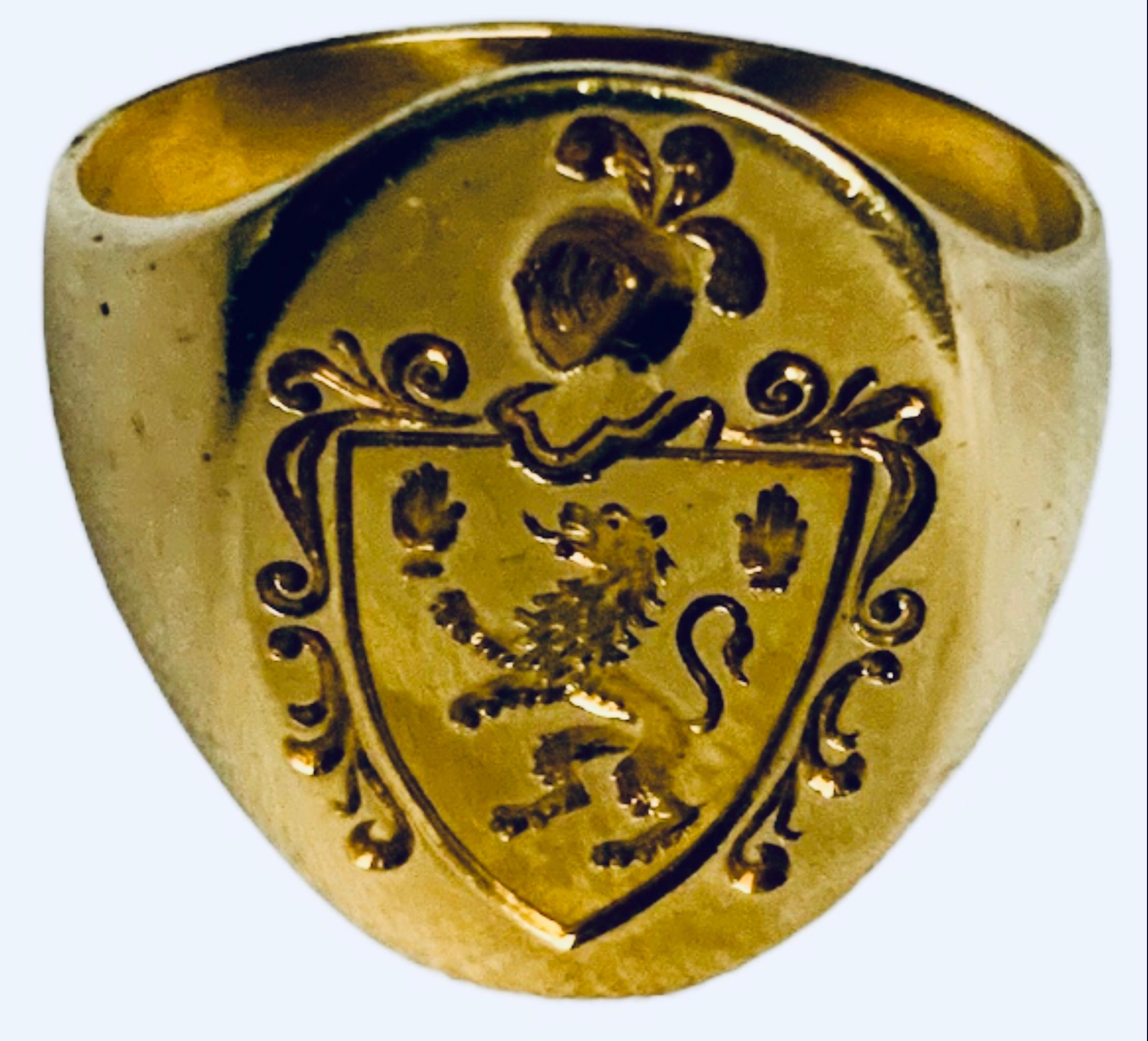 18K Yellow Gold Signet Heraldic Ring 2