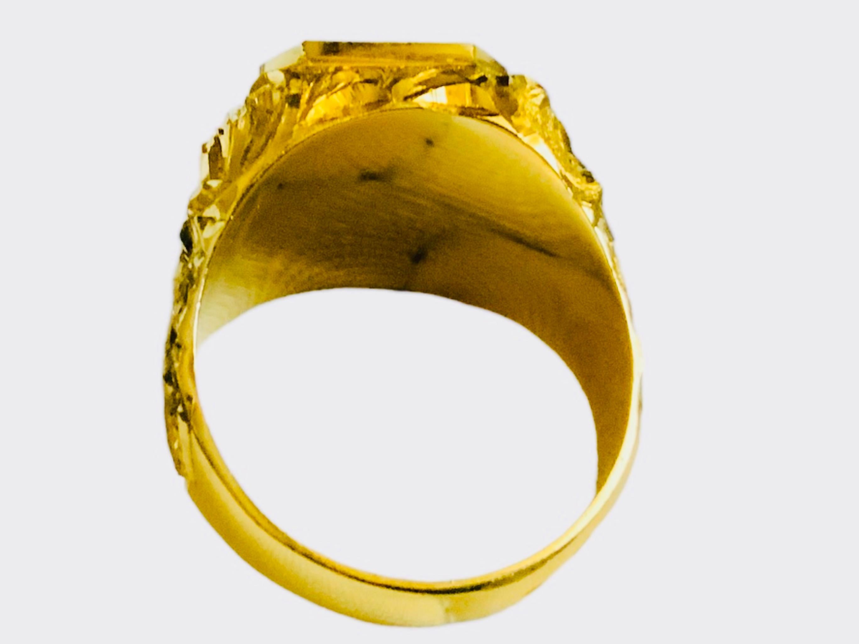 18K Yellow Gold Signet Ring 1