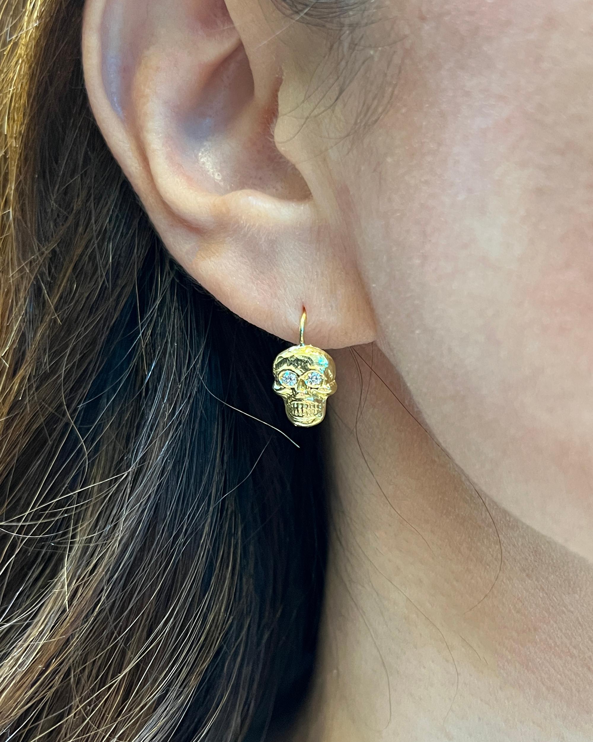 Round Cut 18k Yellow Gold Skull Motif Earrings with Diamonds For Sale