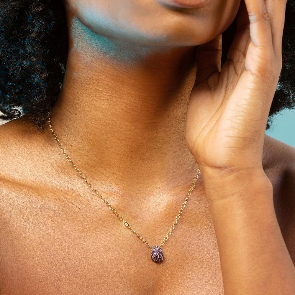 Intention: Effortless Class

Design: Interesting enough to be worn everyday, simple enough to go with anything, and delicately detailed to capture and reflect the spectrum of light across different colored and sized gems.

Style Suggestion: A