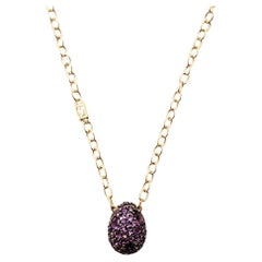 Collier pendentif en or jaune 18 carats avec petites améthystes, diamants et saphirs lilas